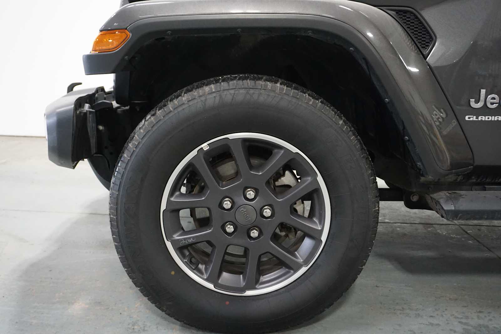 Thumbnail: 2023 Jeep Gladiator - 10