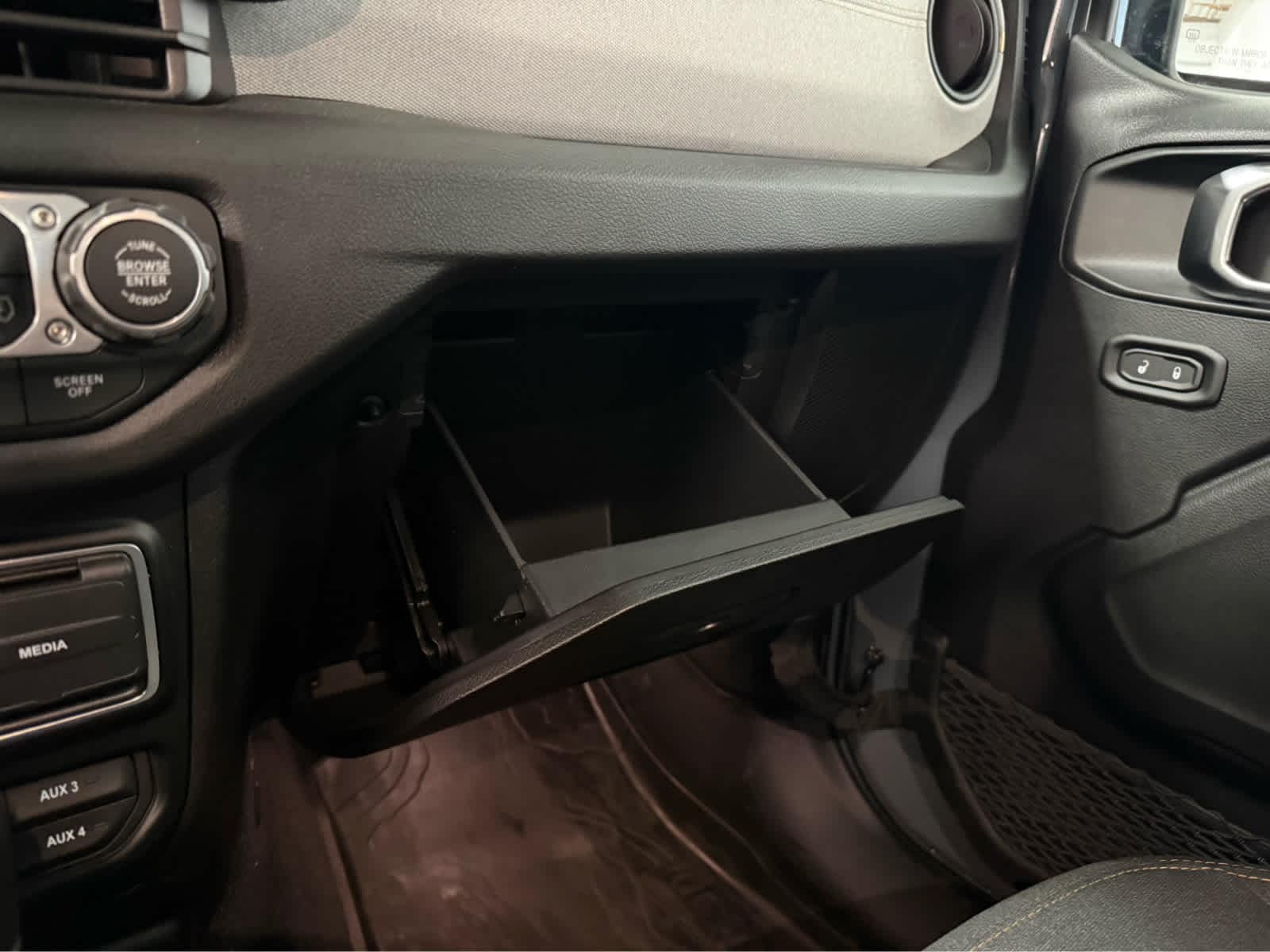 Thumbnail: 2026 Jeep Wrangler - 21