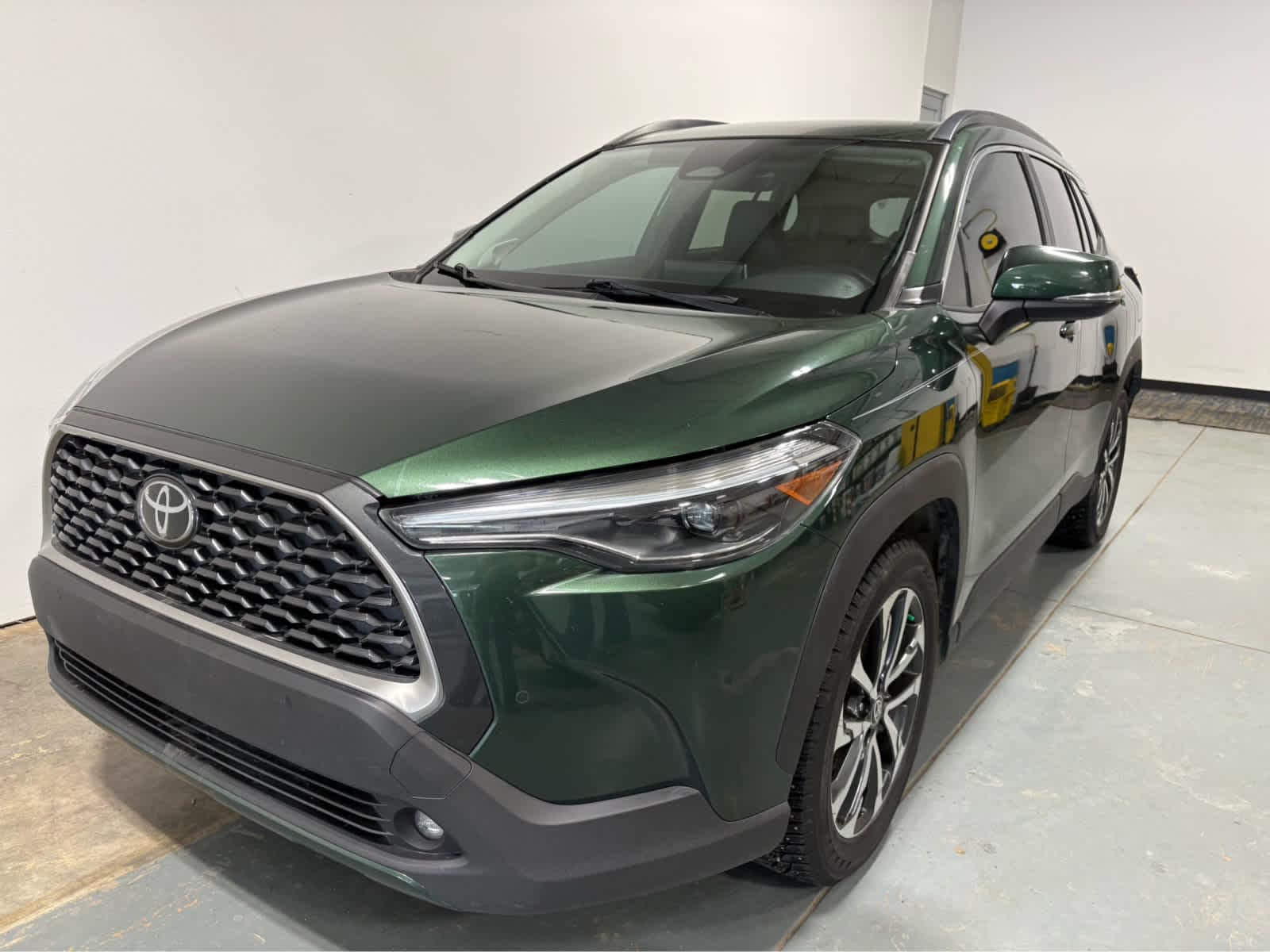 Thumbnail: 2023 Toyota Corolla Cross - 1