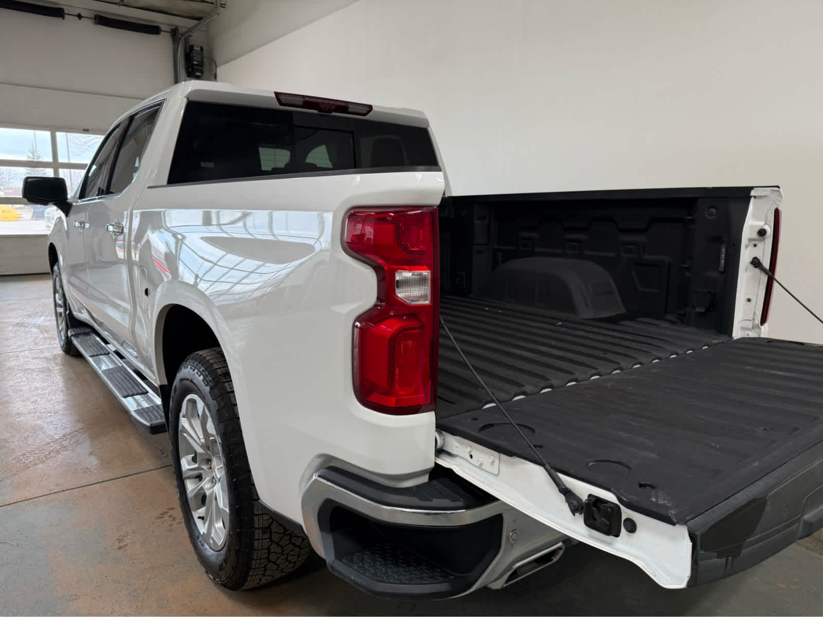 Thumbnail: 2023 Chevrolet Silverado 1500 - 4