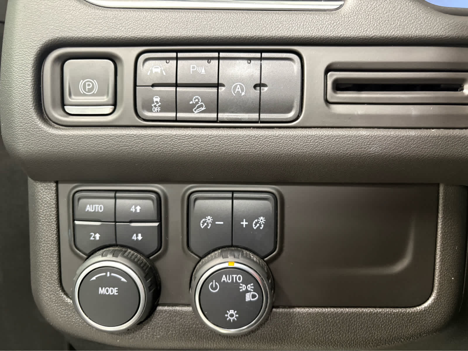 Thumbnail: 2023 Chevrolet Suburban - 34