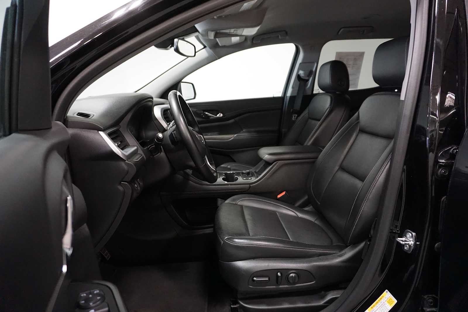 Thumbnail: 2023 GMC Acadia - 13