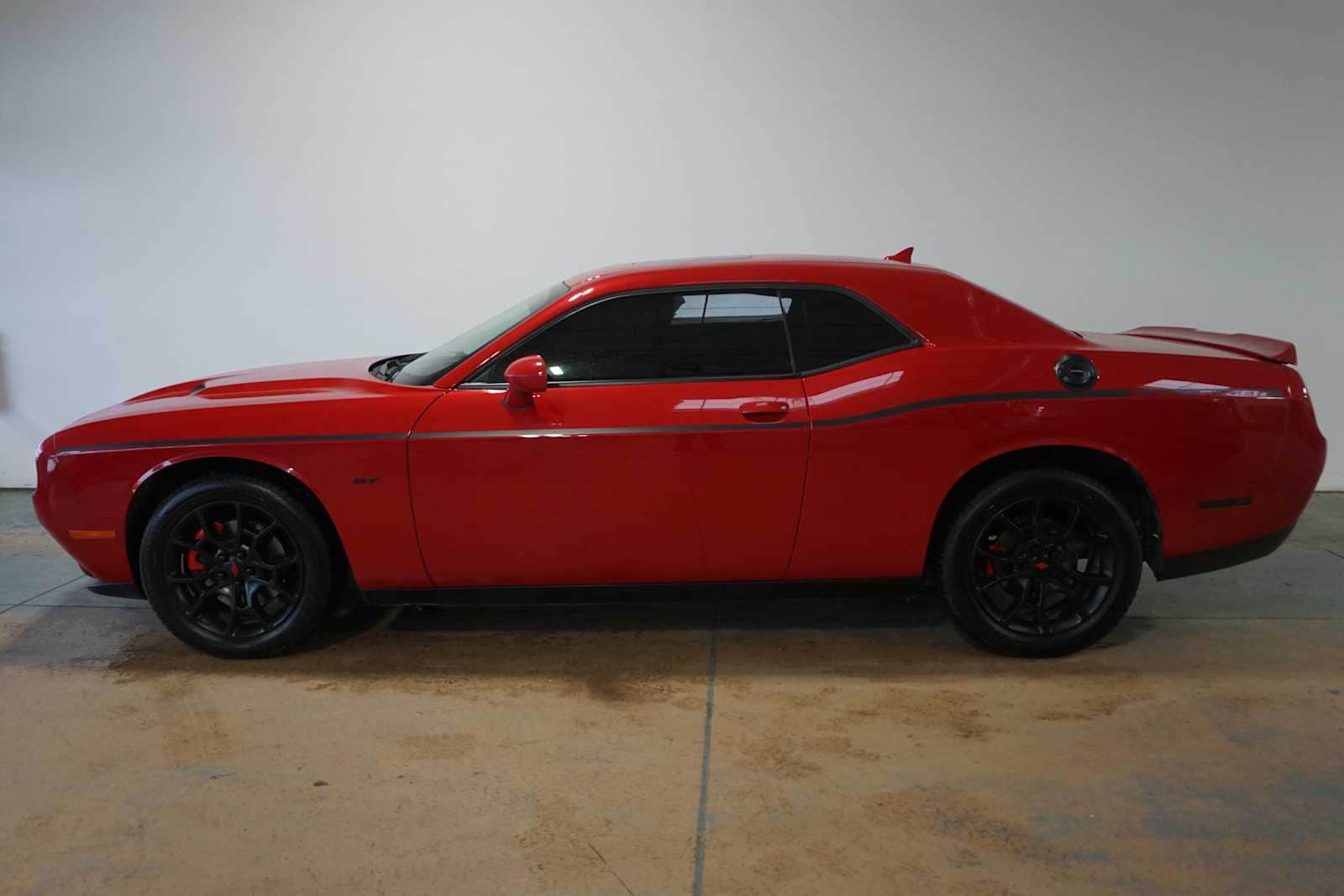 Thumbnail: 2017 Dodge Challenger - 2