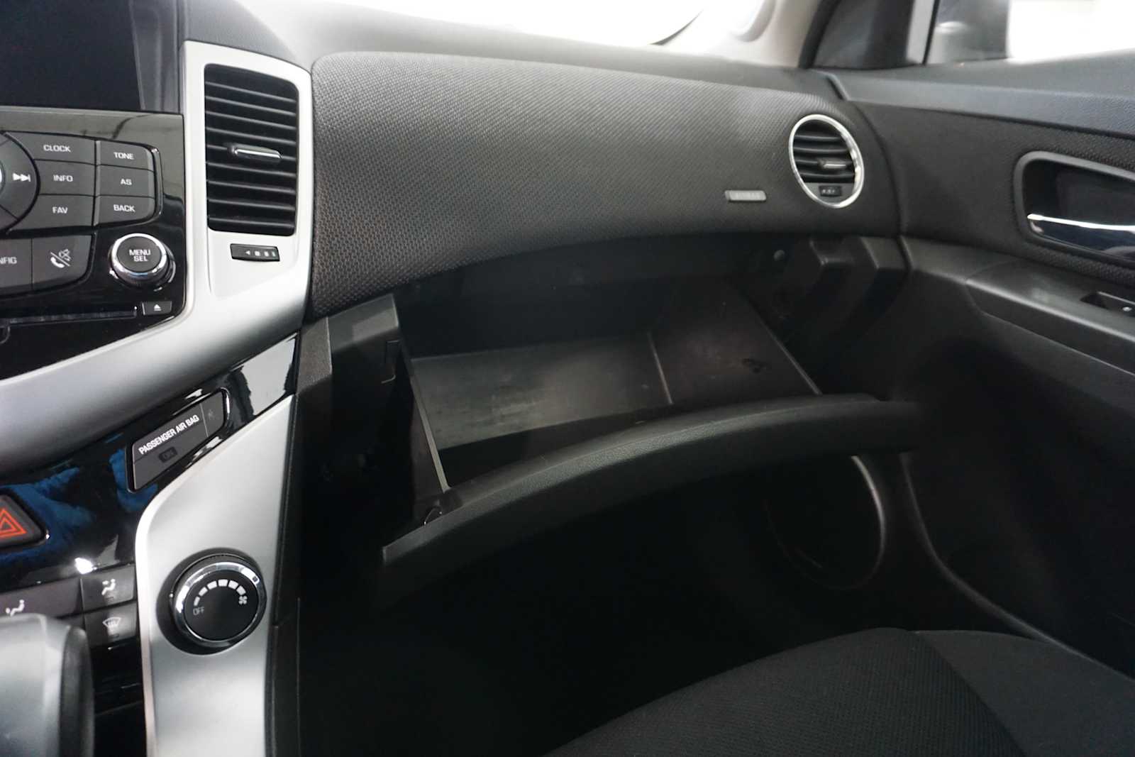 Thumbnail: 2016 Chevrolet Cruze - 20