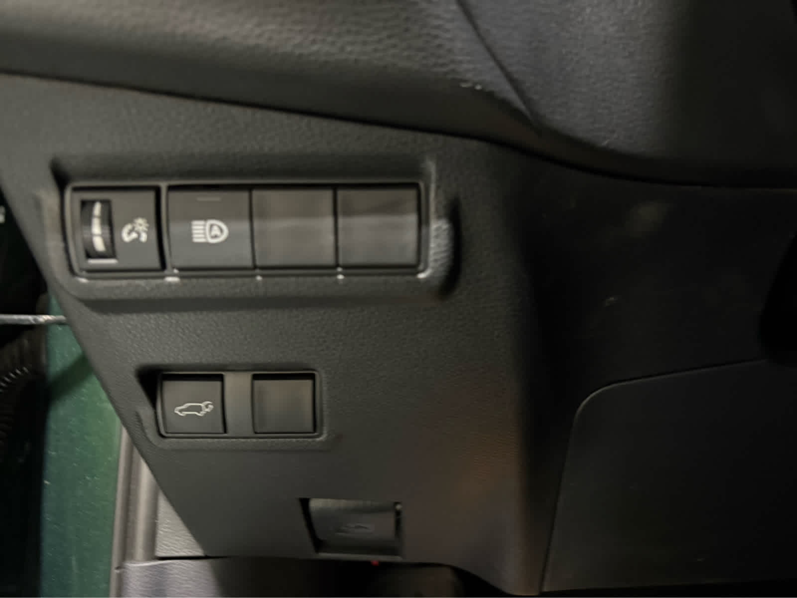 Thumbnail: 2023 Toyota Corolla Cross - 24