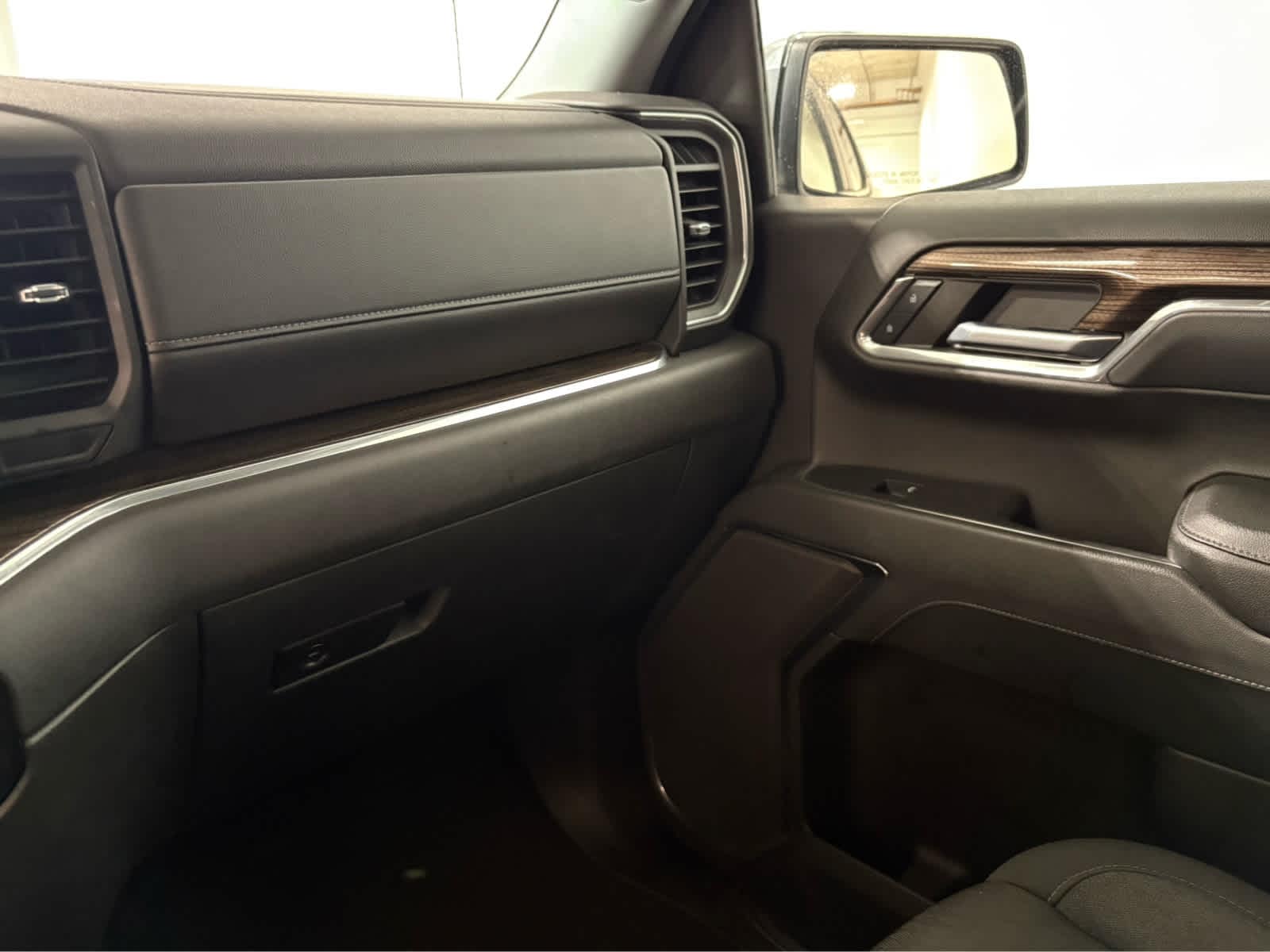 Thumbnail: 2023 Chevrolet Silverado 1500 - 21