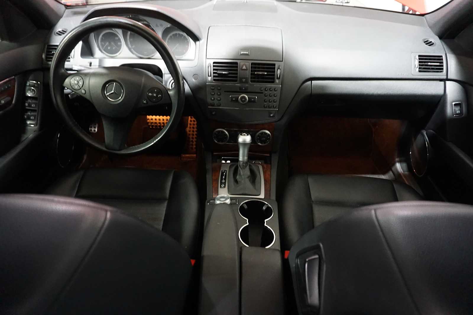 Thumbnail: 2010 Mercedes-Benz C-Class - 19