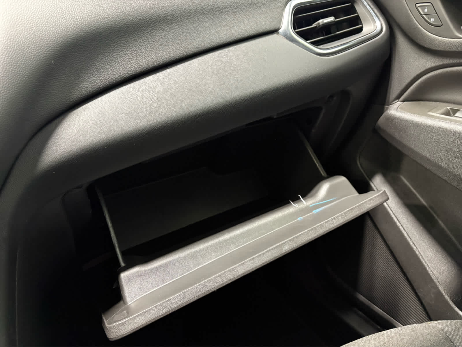 Thumbnail: 2023 Chevrolet Equinox - 26