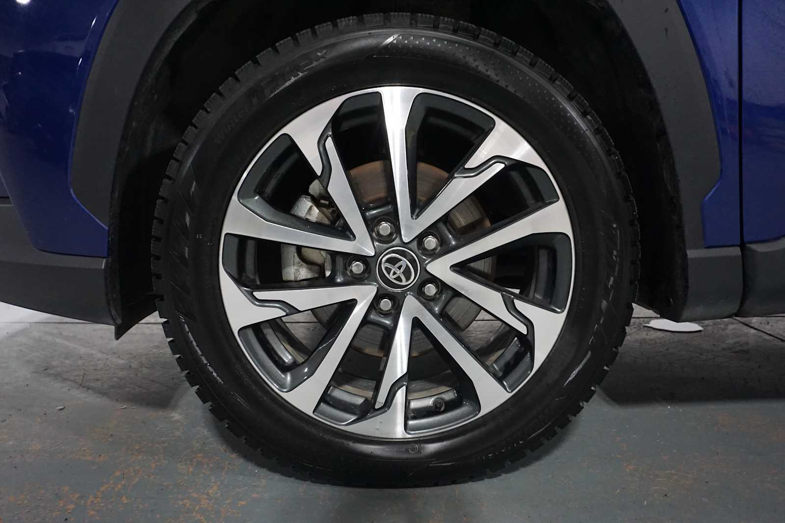 Thumbnail: 2023 Toyota Corolla Cross - 8