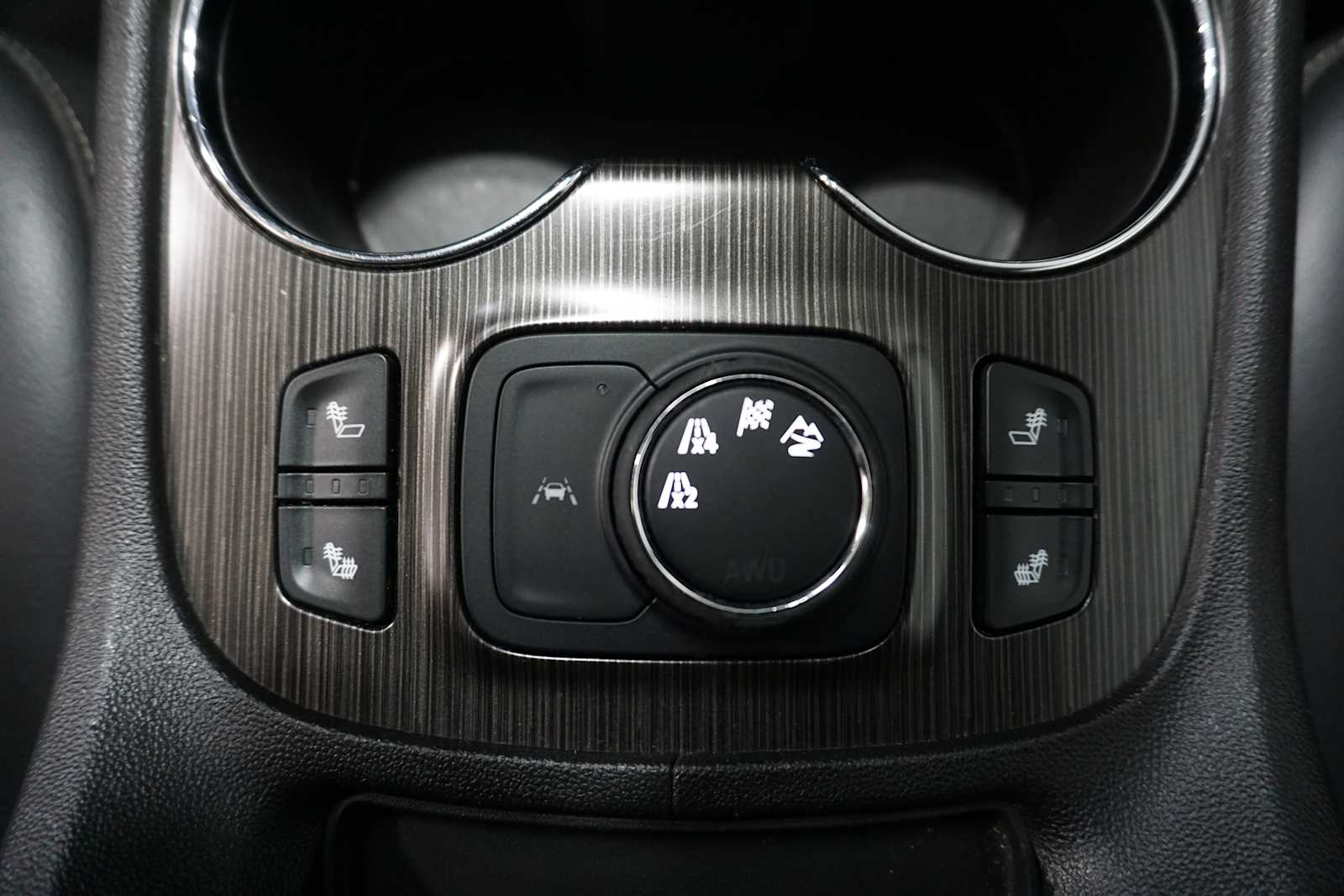 Thumbnail: 2023 GMC Acadia - 24