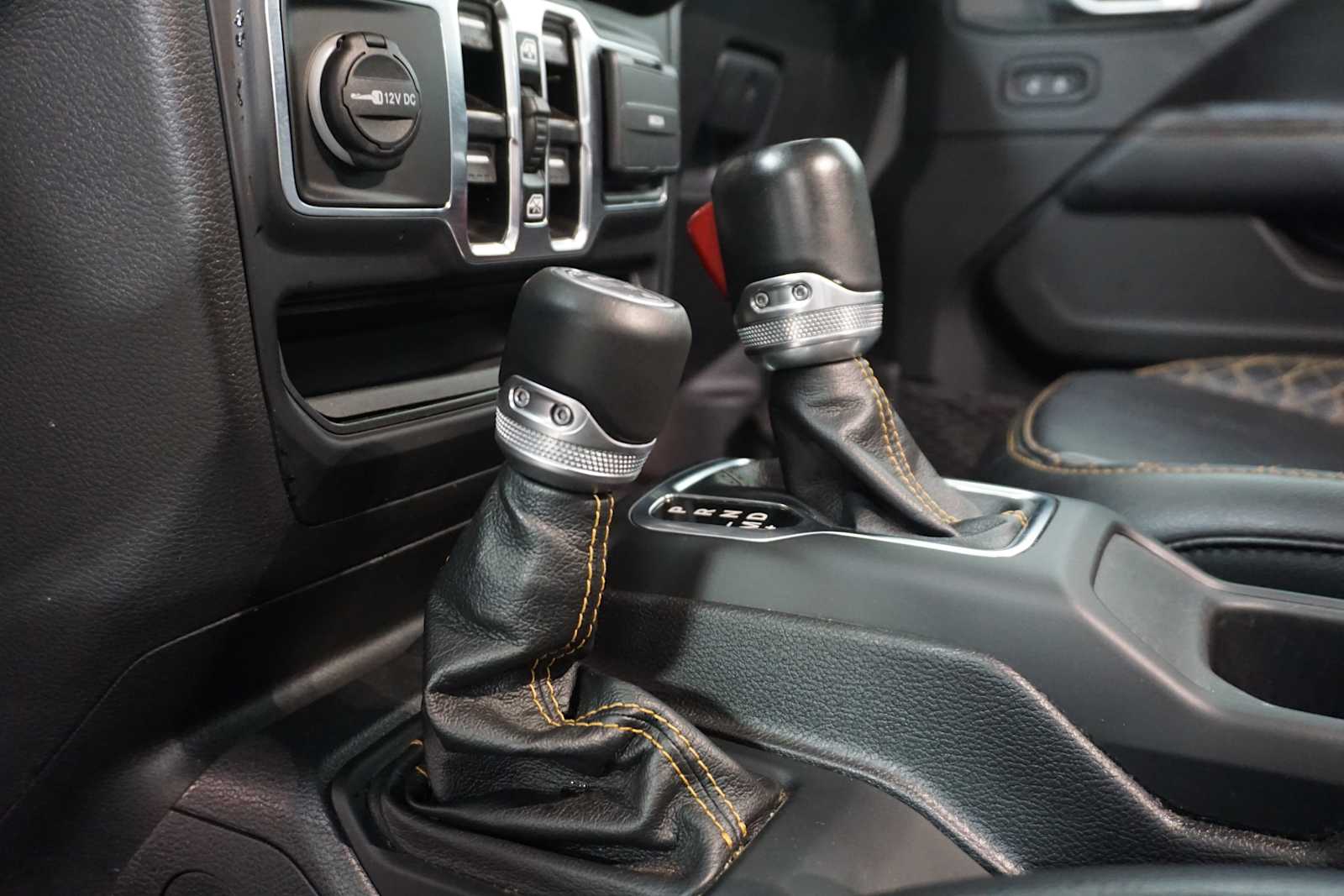 Thumbnail: 2023 Jeep Gladiator - 24