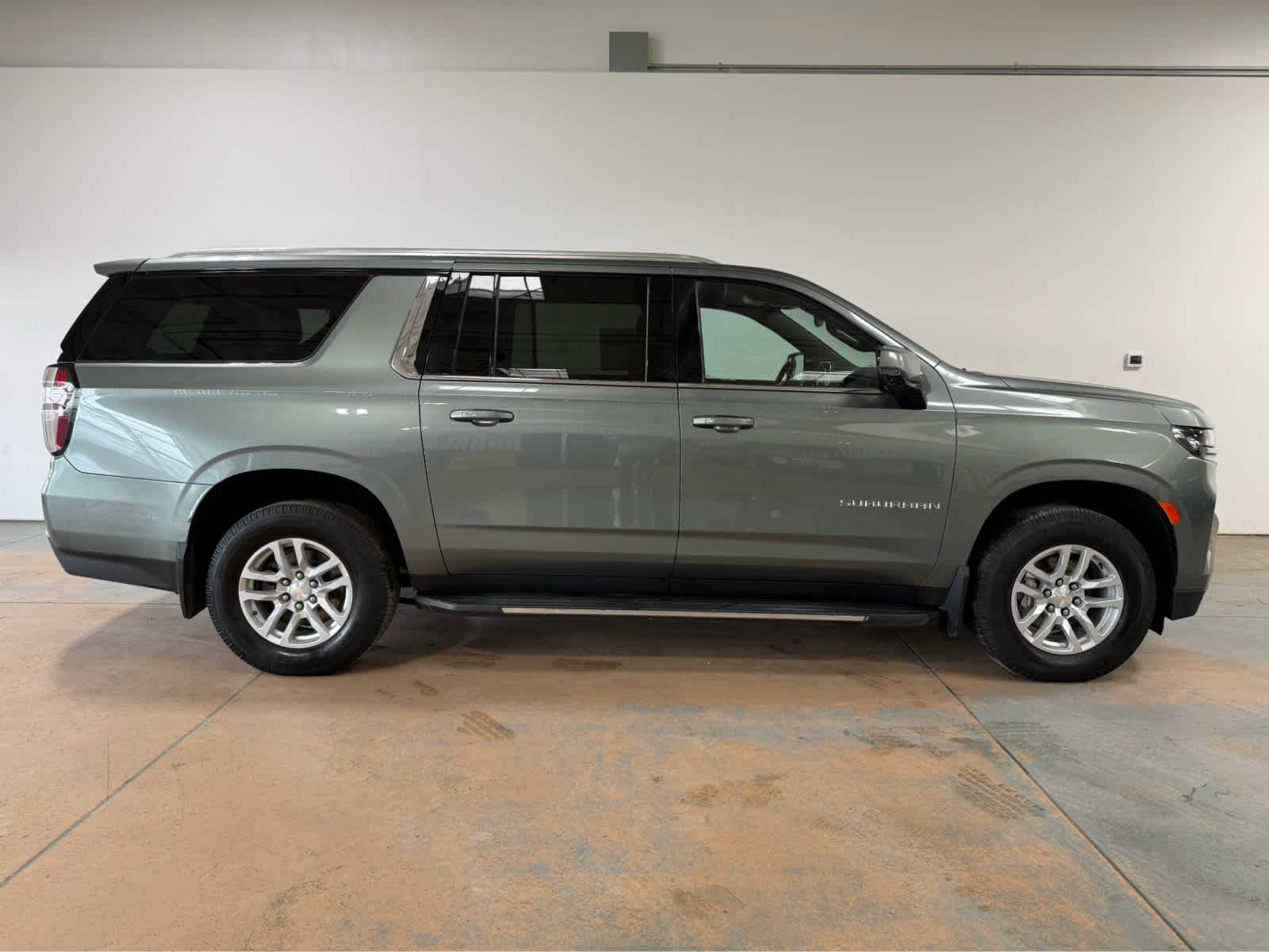 Thumbnail: 2024 Chevrolet Suburban - 6