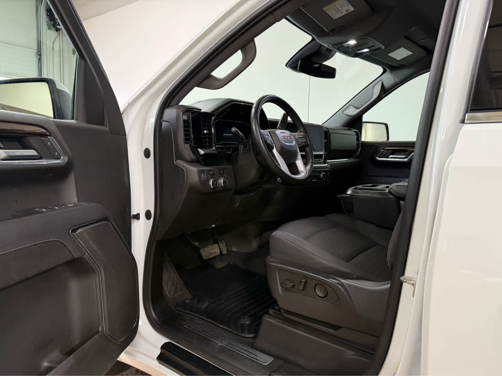 Thumbnail: 2023 GMC Sierra 1500 - 13