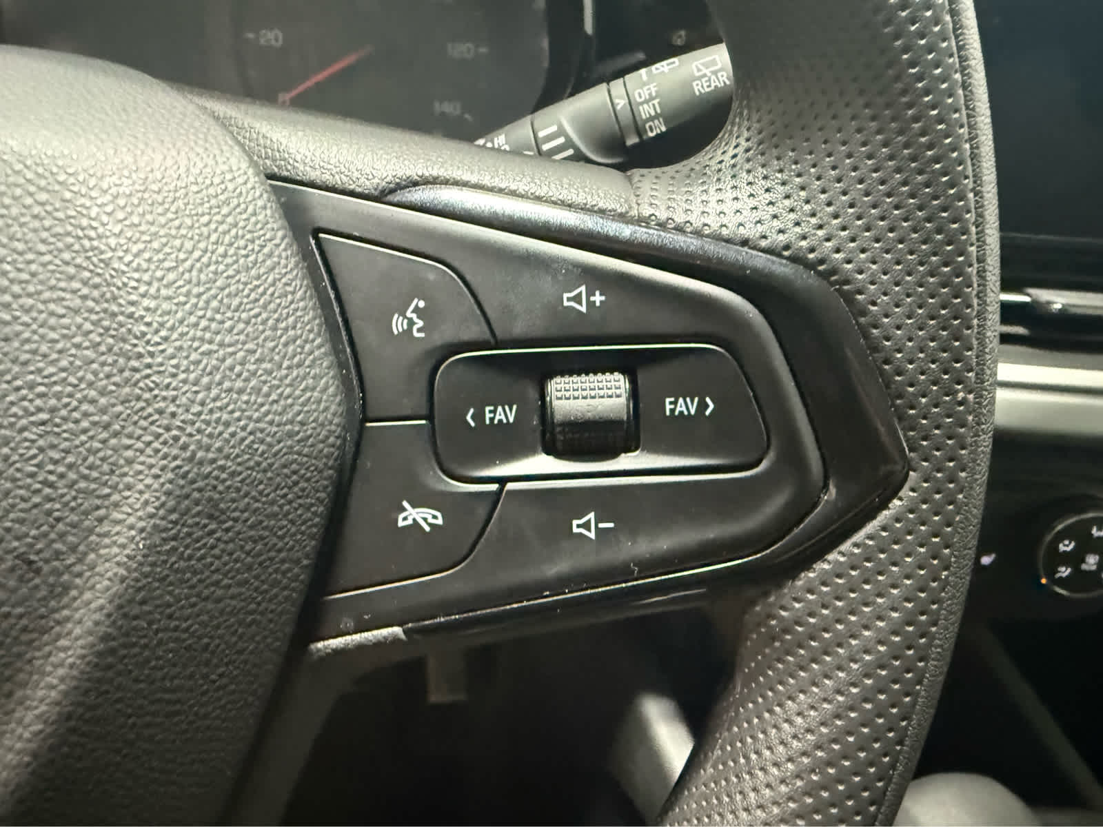 Thumbnail: 2024 Chevrolet Trax - 18
