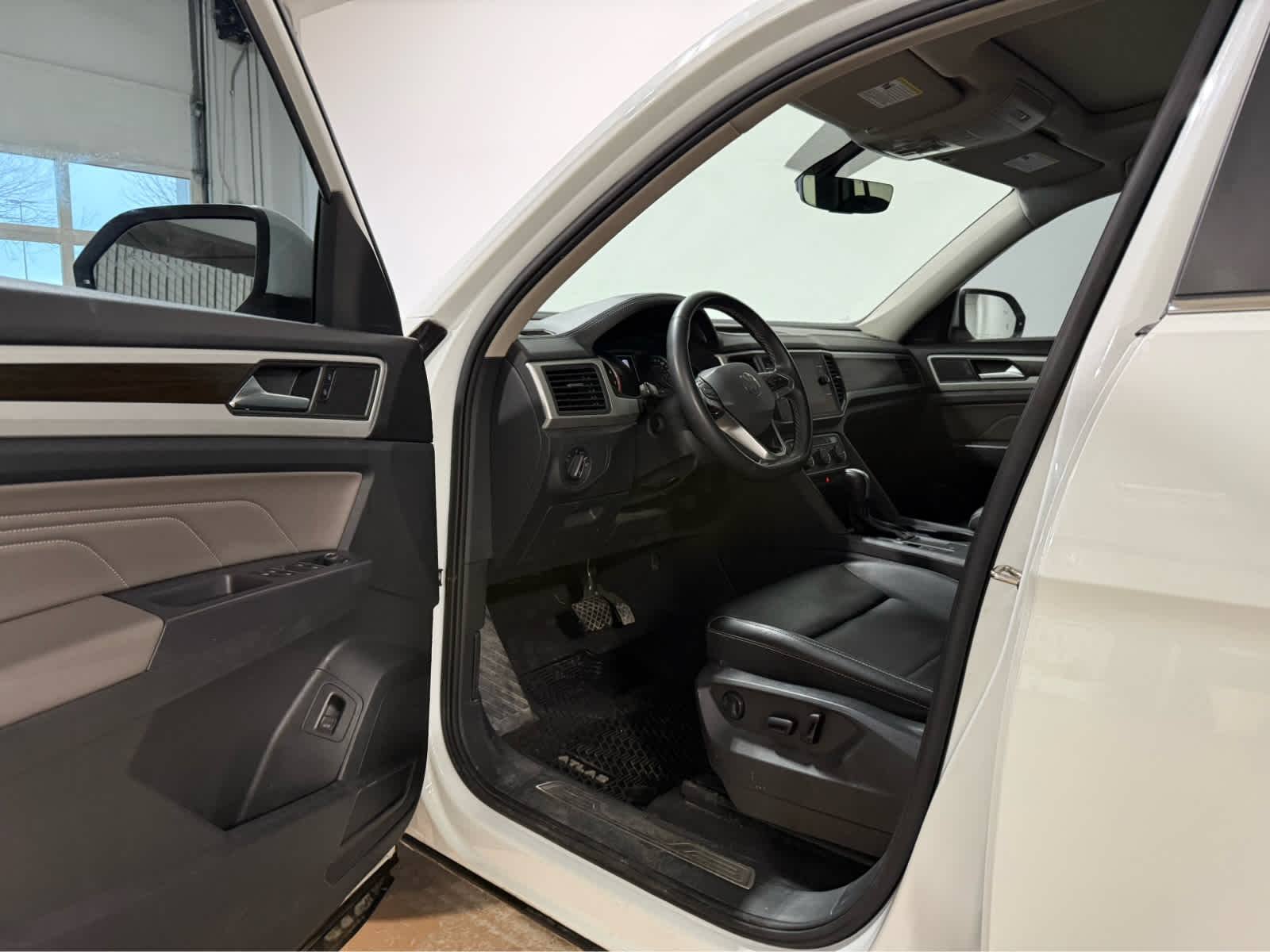 Thumbnail: 2021 Volkswagen Atlas - 13