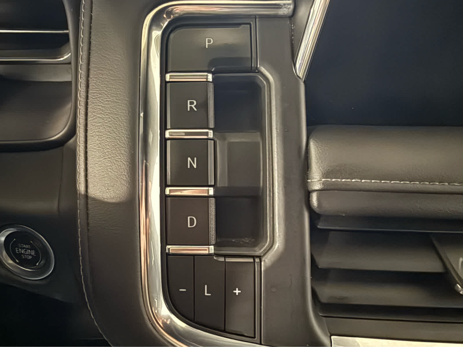 Thumbnail: 2024 GMC Yukon XL - 26