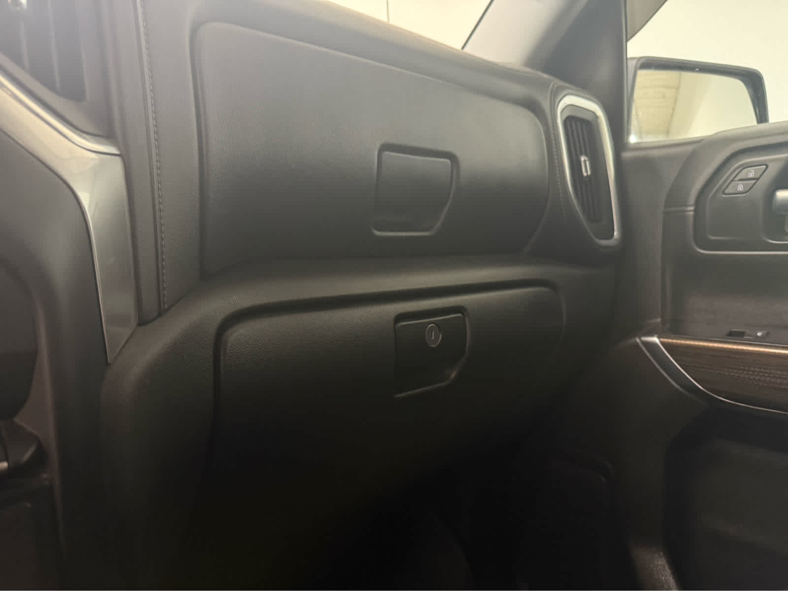 Thumbnail: 2020 Chevrolet Silverado 1500 - 21