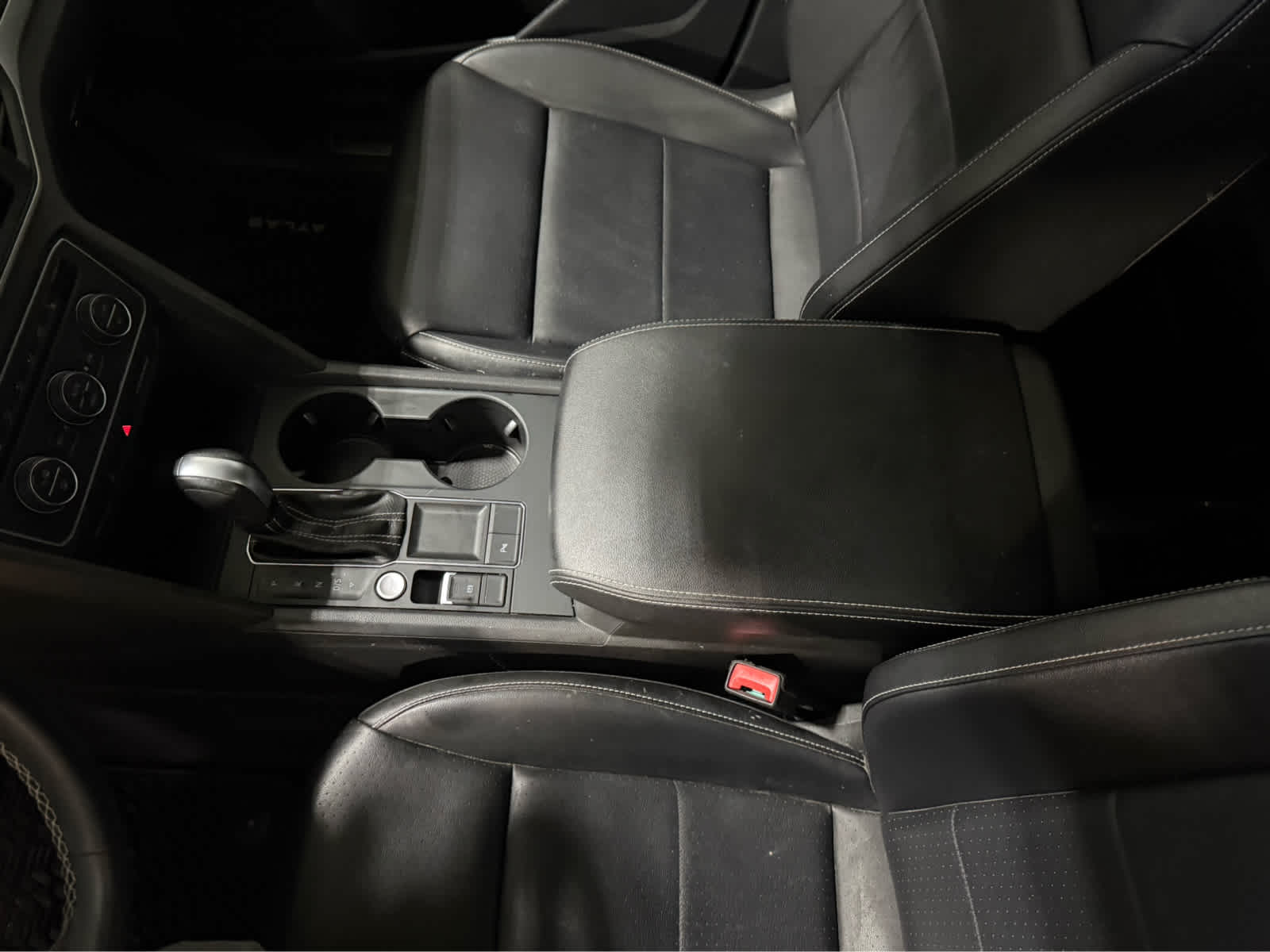 Thumbnail: 2021 Volkswagen Atlas - 24