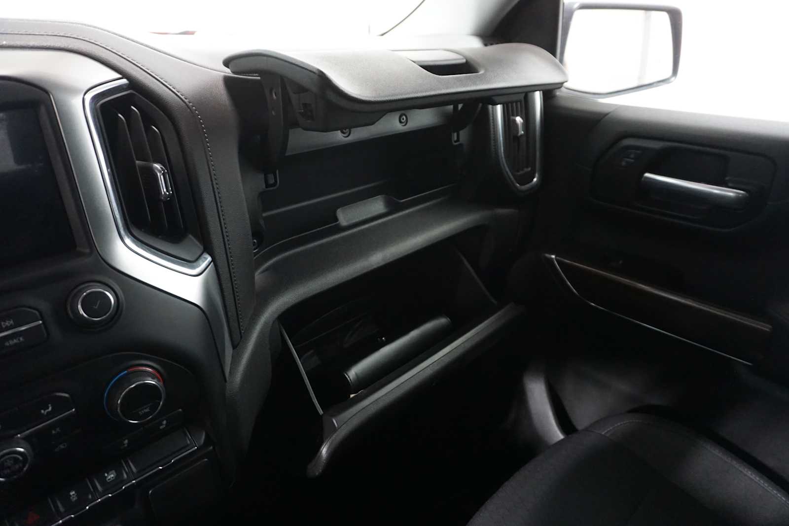 Thumbnail: 2020 Chevrolet Silverado 1500 - 19