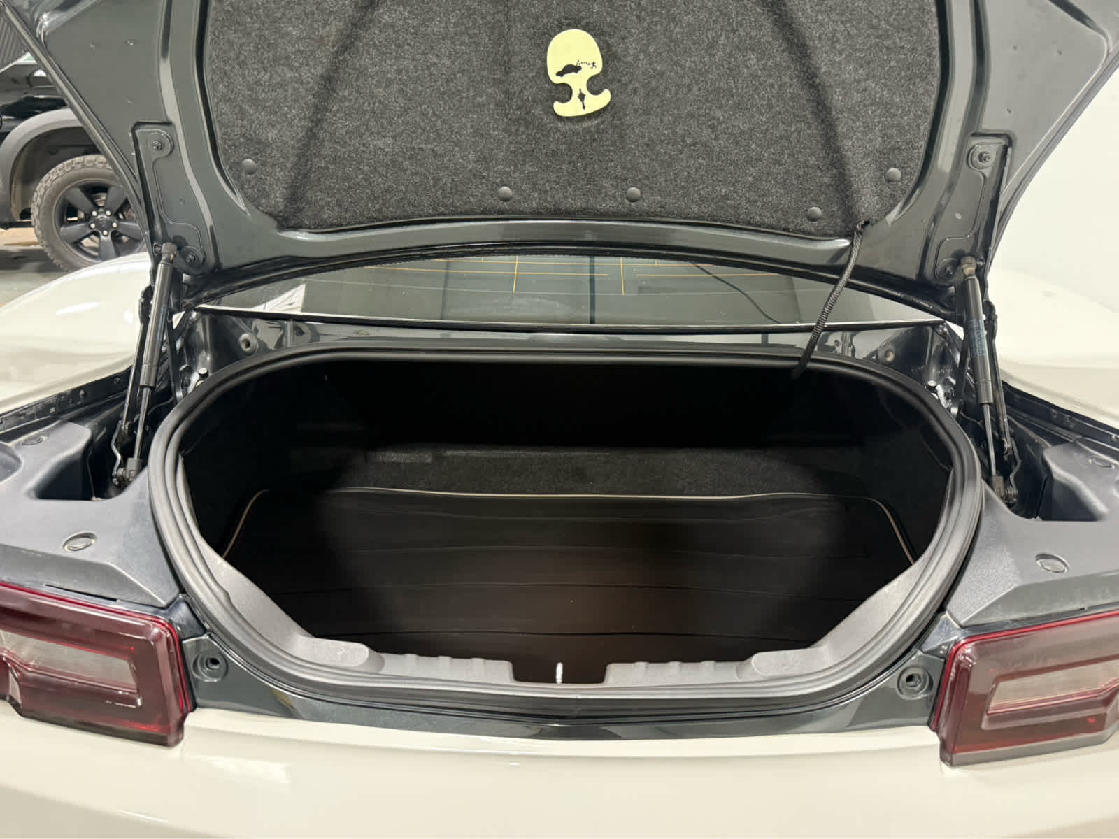 Thumbnail: 2015 Chevrolet Camaro - 8