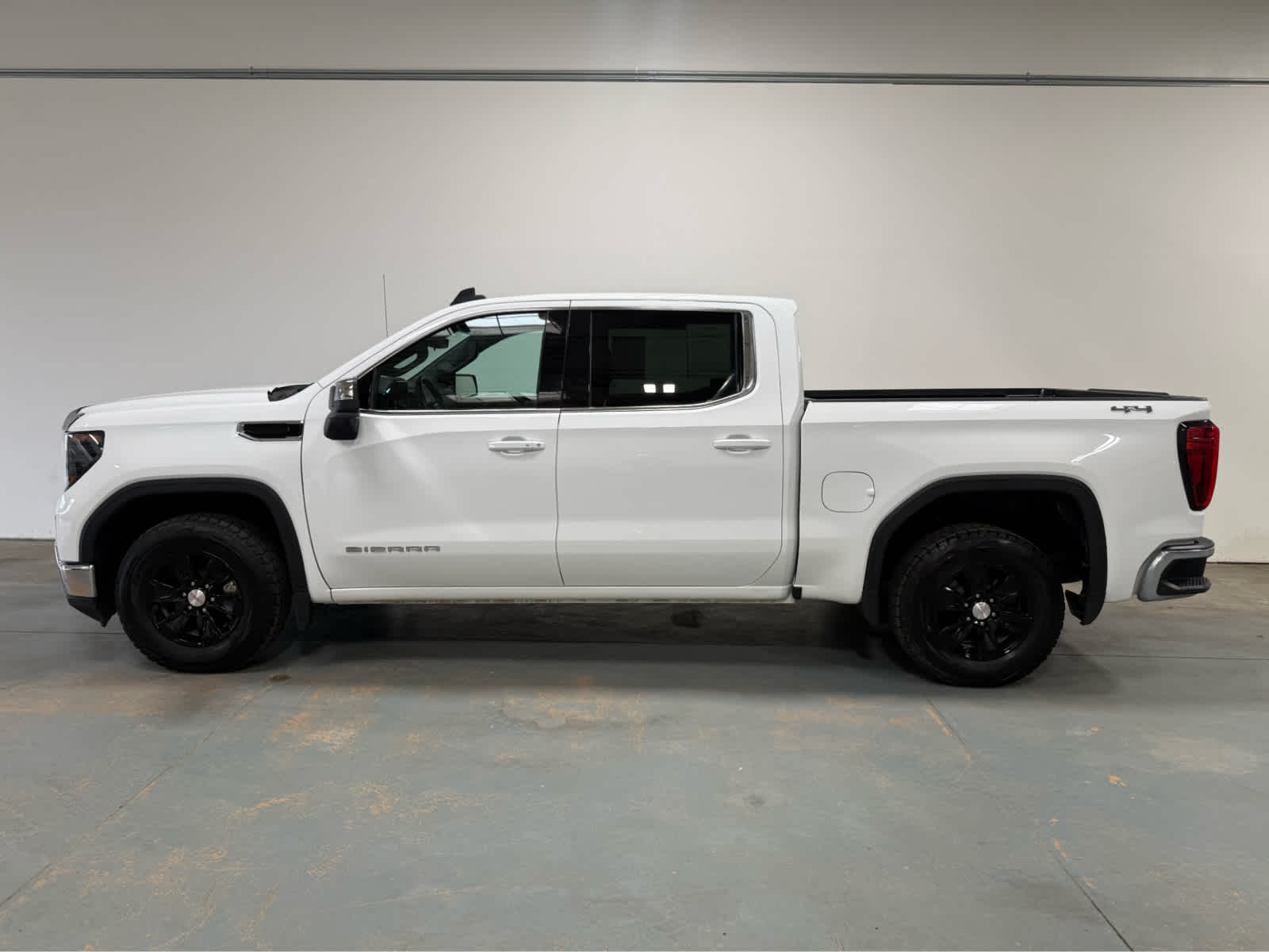 Thumbnail: 2023 GMC Sierra 1500 - 2