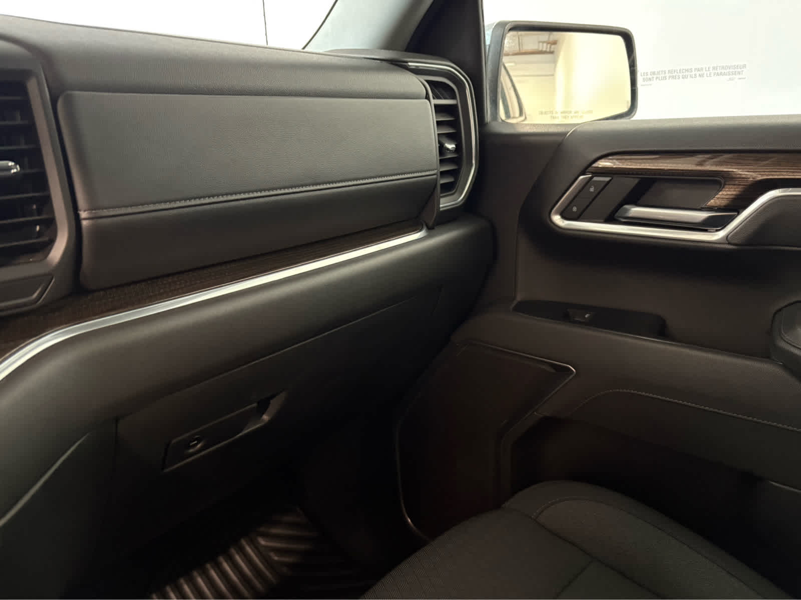 Thumbnail: 2025 Chevrolet Silverado 1500 - 22