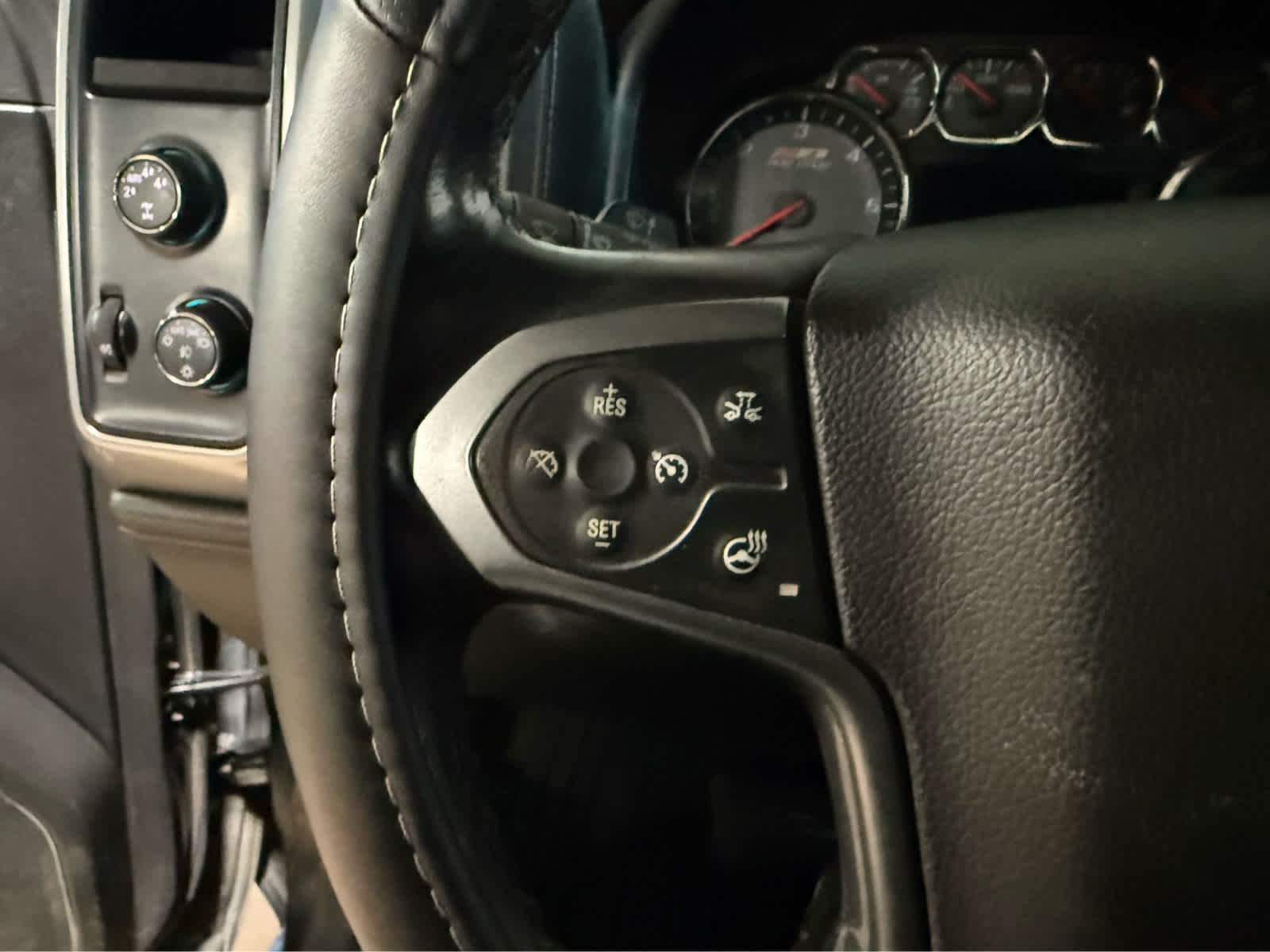 Thumbnail: 2014 Chevrolet Silverado 1500 - 19