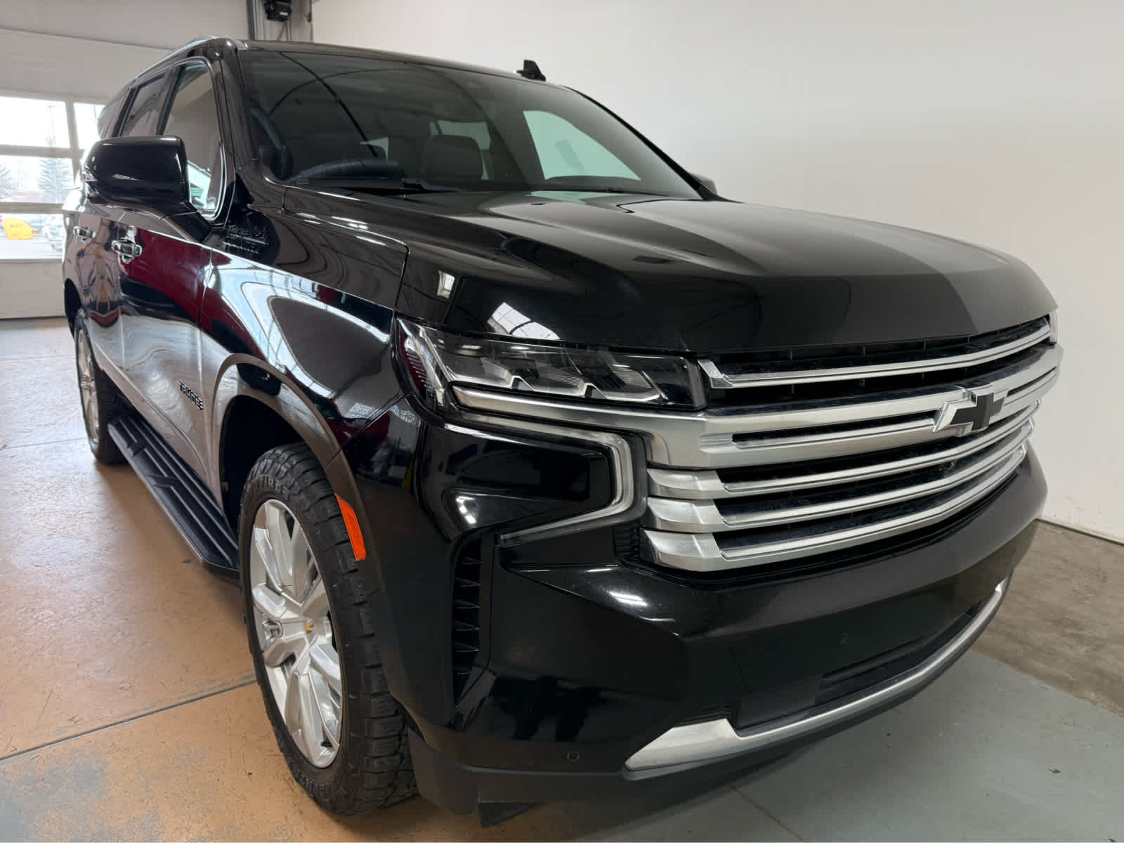Thumbnail: 2022 Chevrolet Tahoe - 4