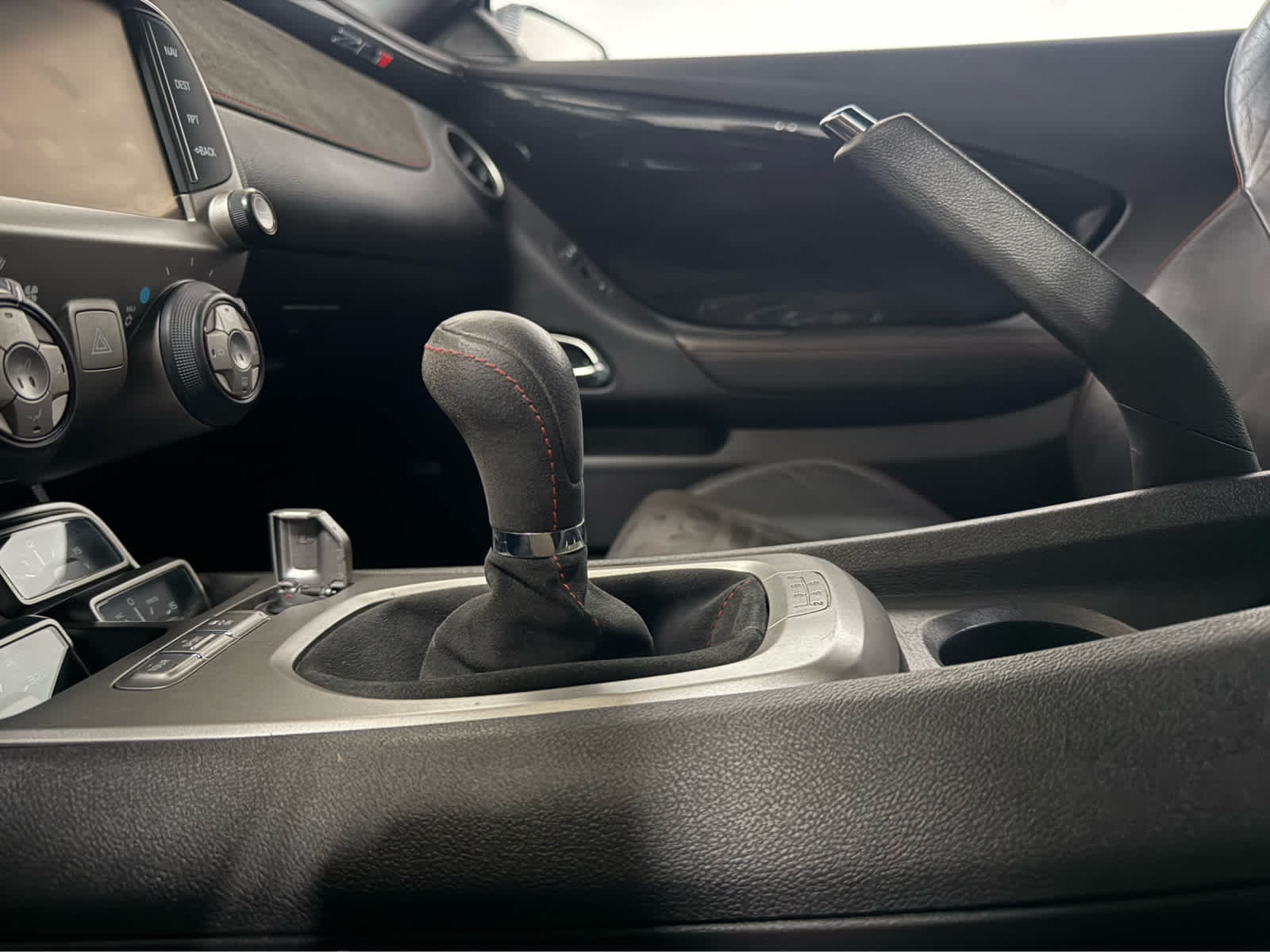 Thumbnail: 2015 Chevrolet Camaro - 22