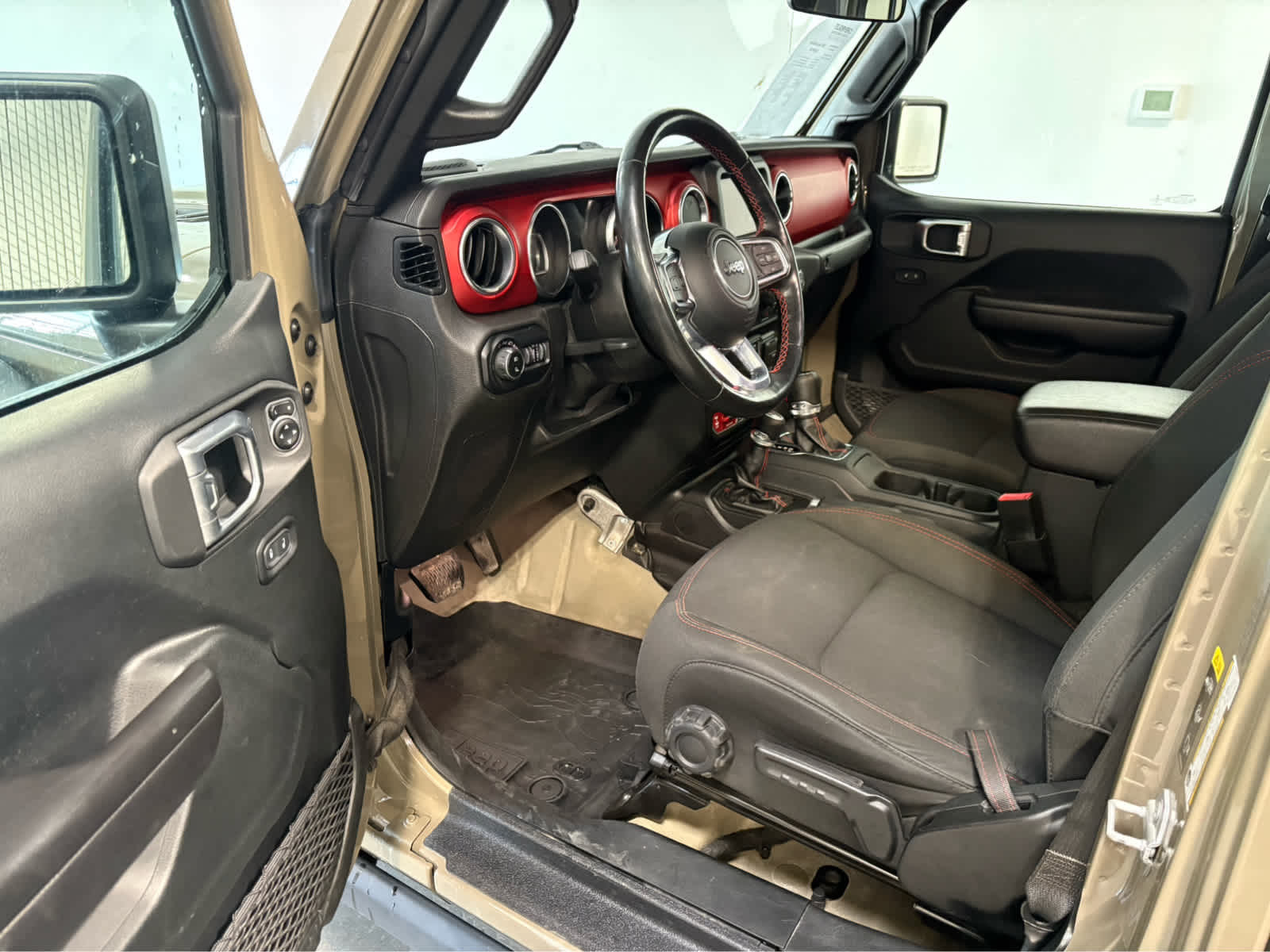 Thumbnail: 2020 Jeep Gladiator - 13