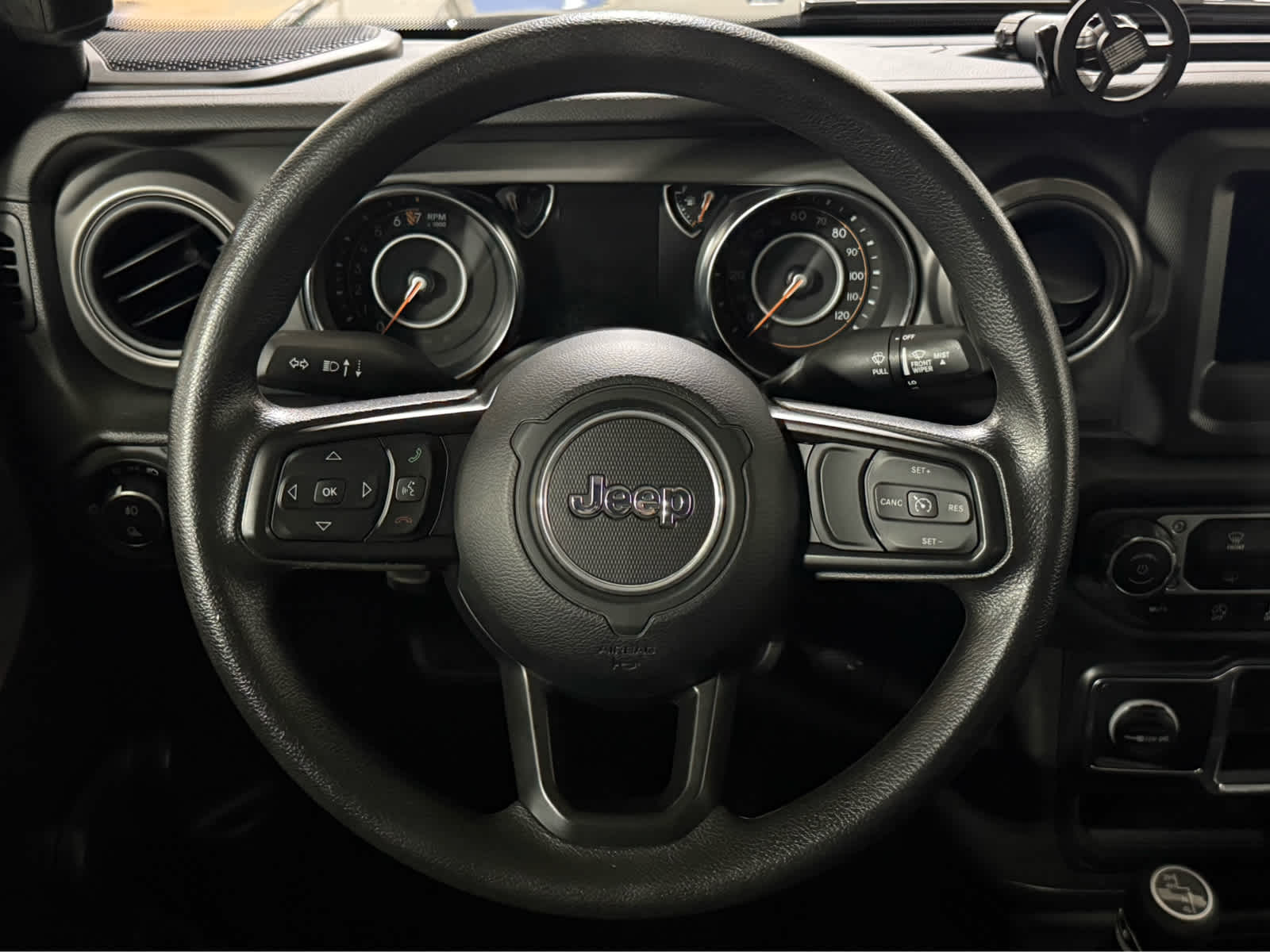 Thumbnail: 2022 Jeep Gladiator - 17