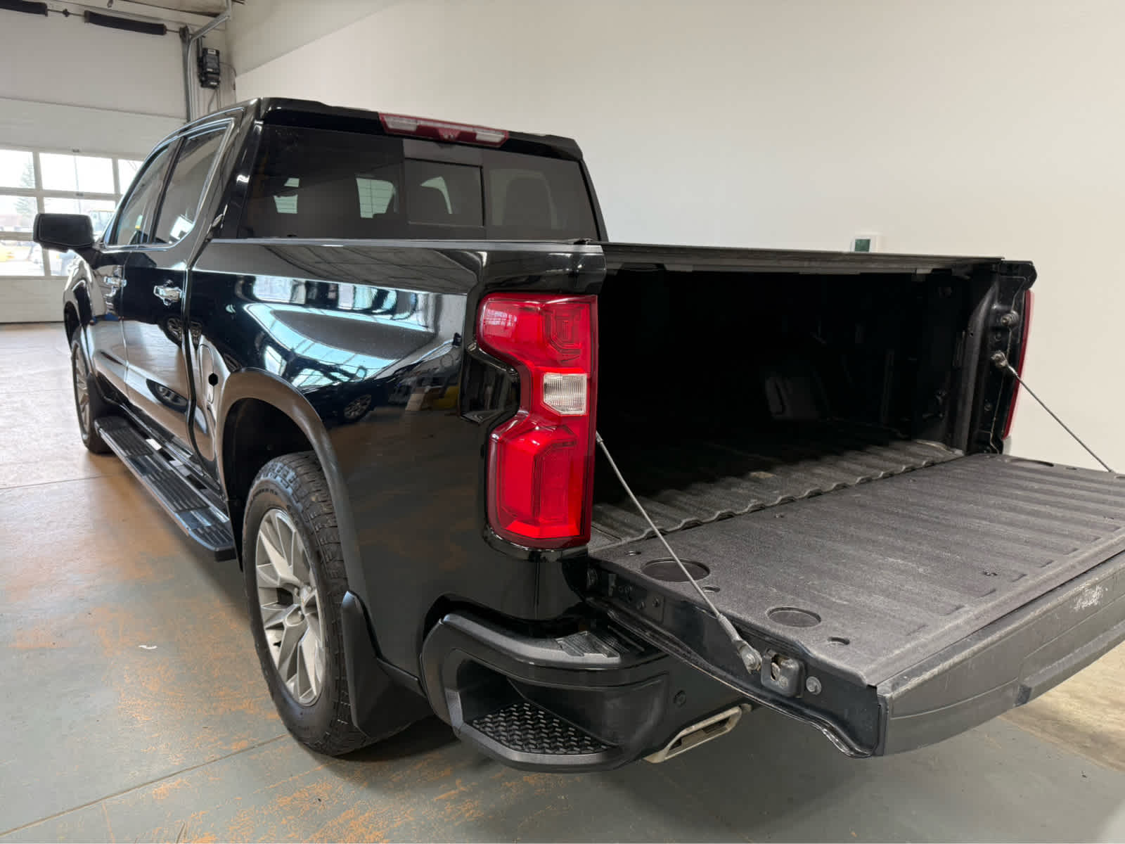 Thumbnail: 2021 Chevrolet Silverado 1500 - 3