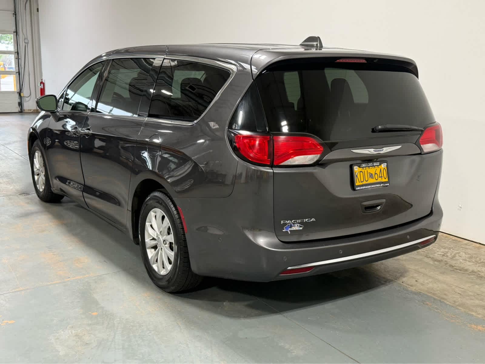 Thumbnail: 2019 Chrysler Pacifica - 3