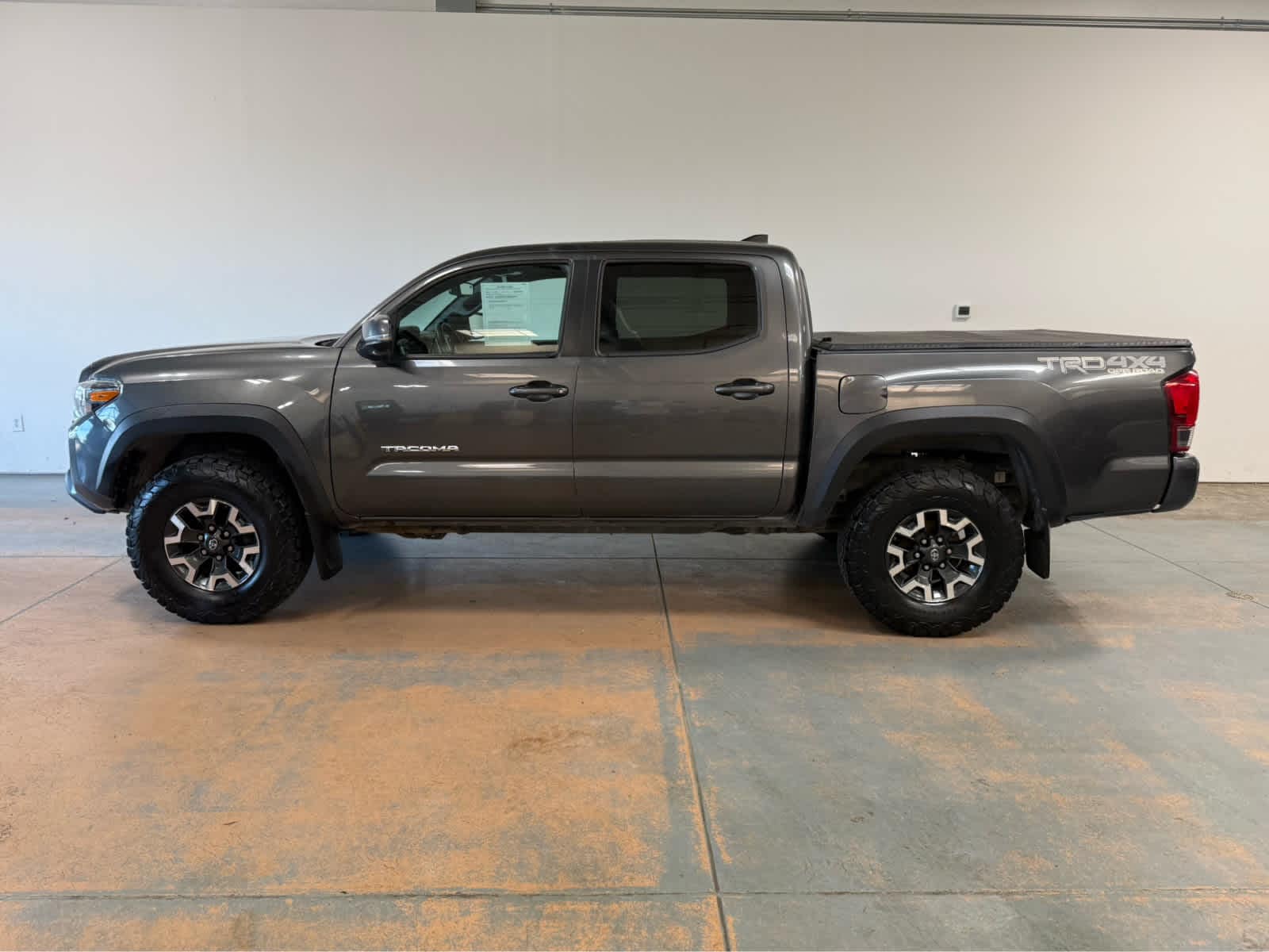 Thumbnail: 2017 Toyota Tacoma - 2