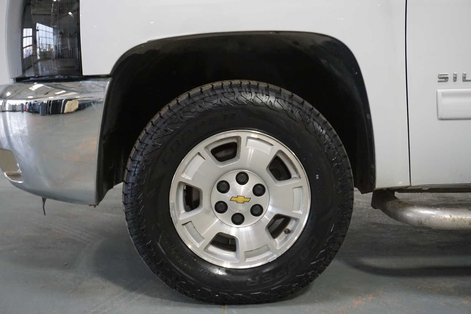 Thumbnail: 2013 Chevrolet Silverado 1500 - 19