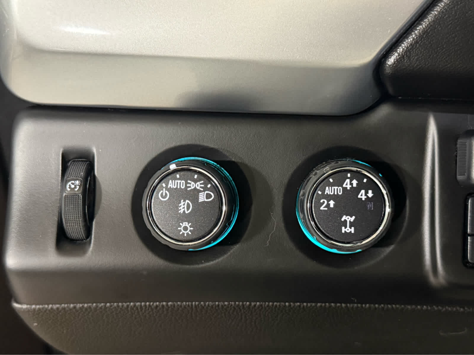 Thumbnail: 2016 Chevrolet Tahoe - 27