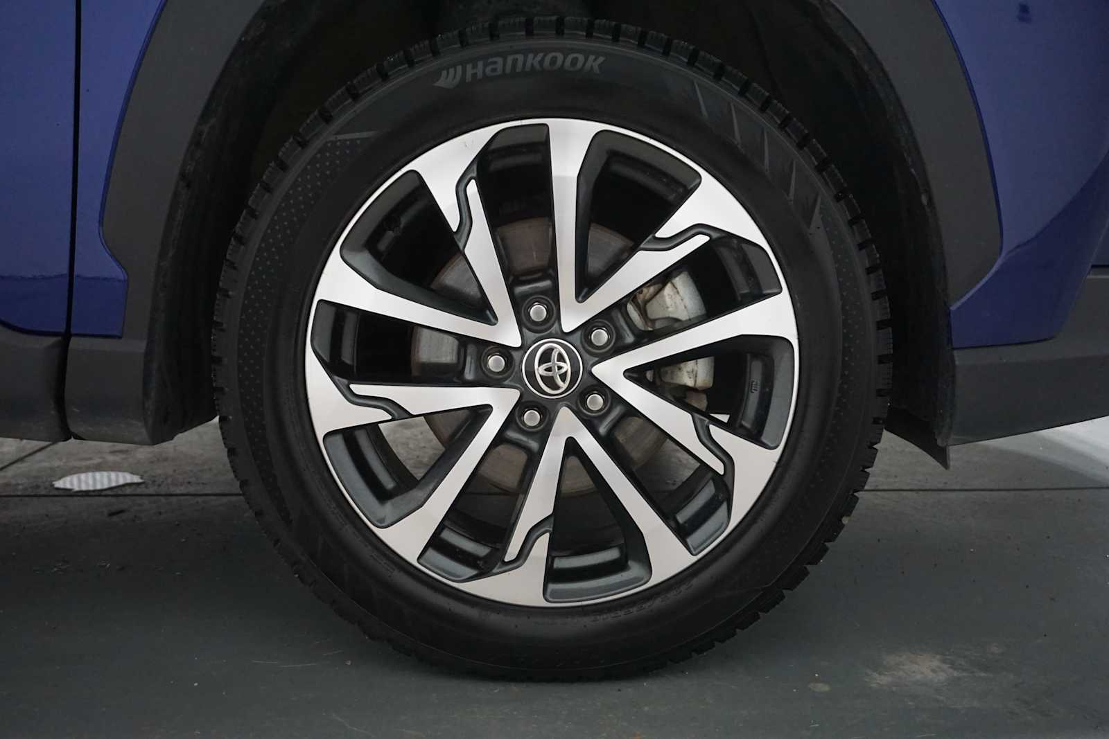 Thumbnail: 2023 Toyota Corolla Cross - 11