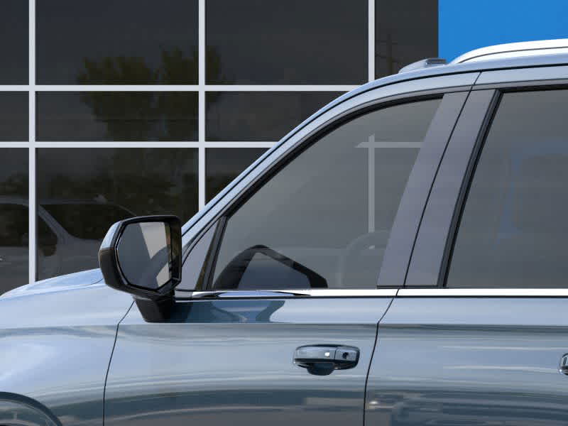 2025 Chevrolet Suburban LS 12