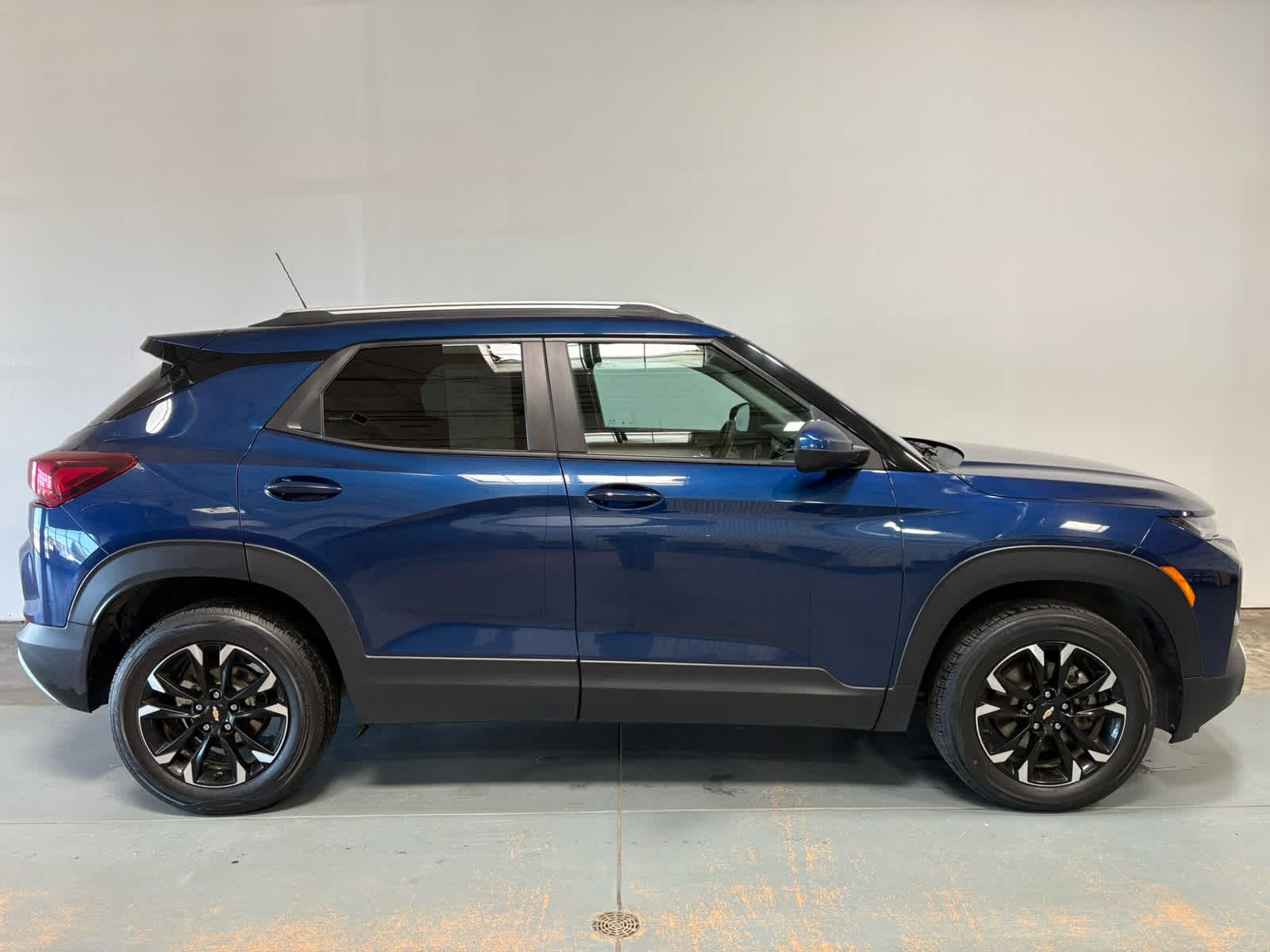 Thumbnail: 2023 Chevrolet TrailBlazer - 6