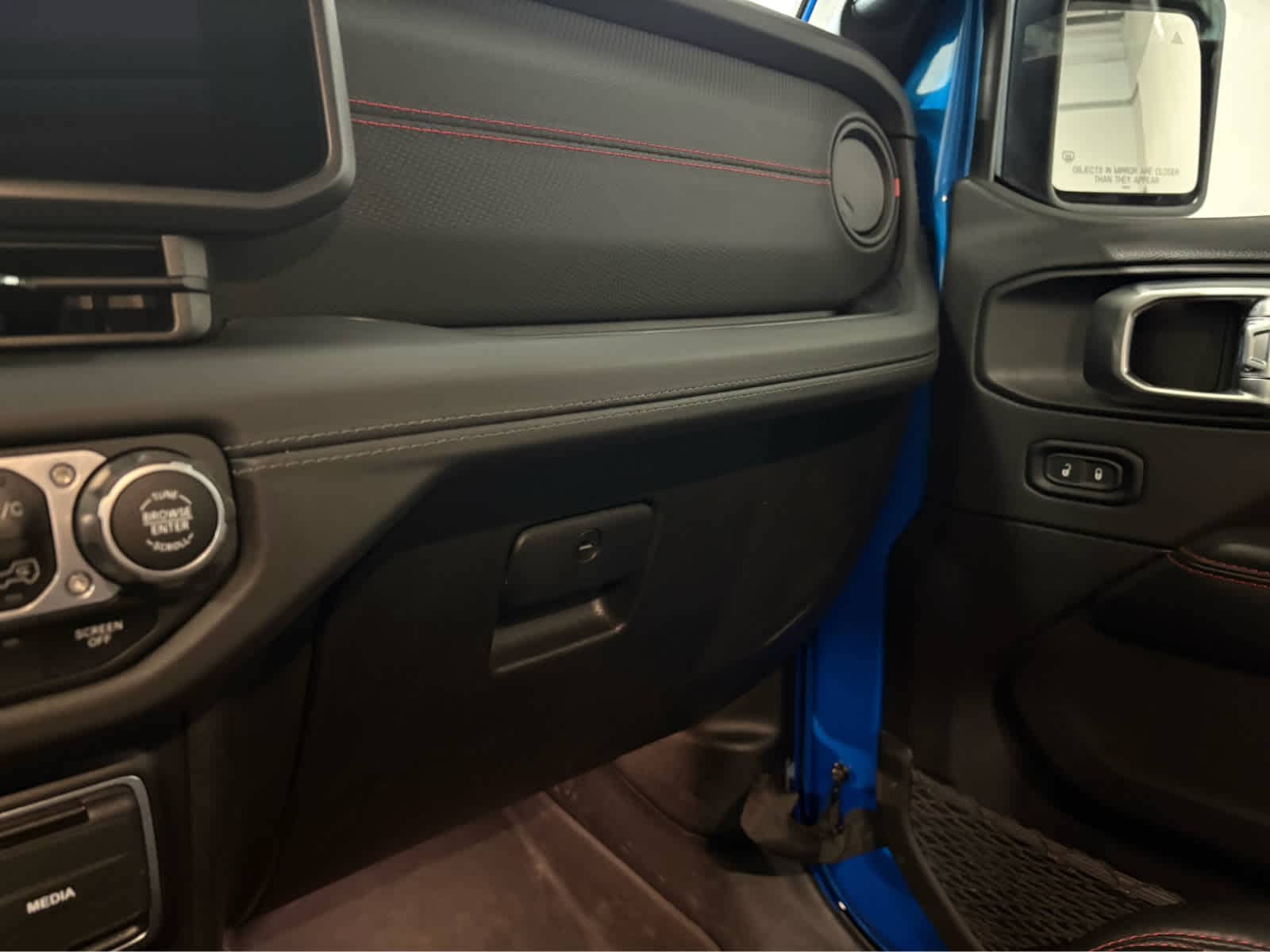 Thumbnail: 2024 Jeep Wrangler - 27