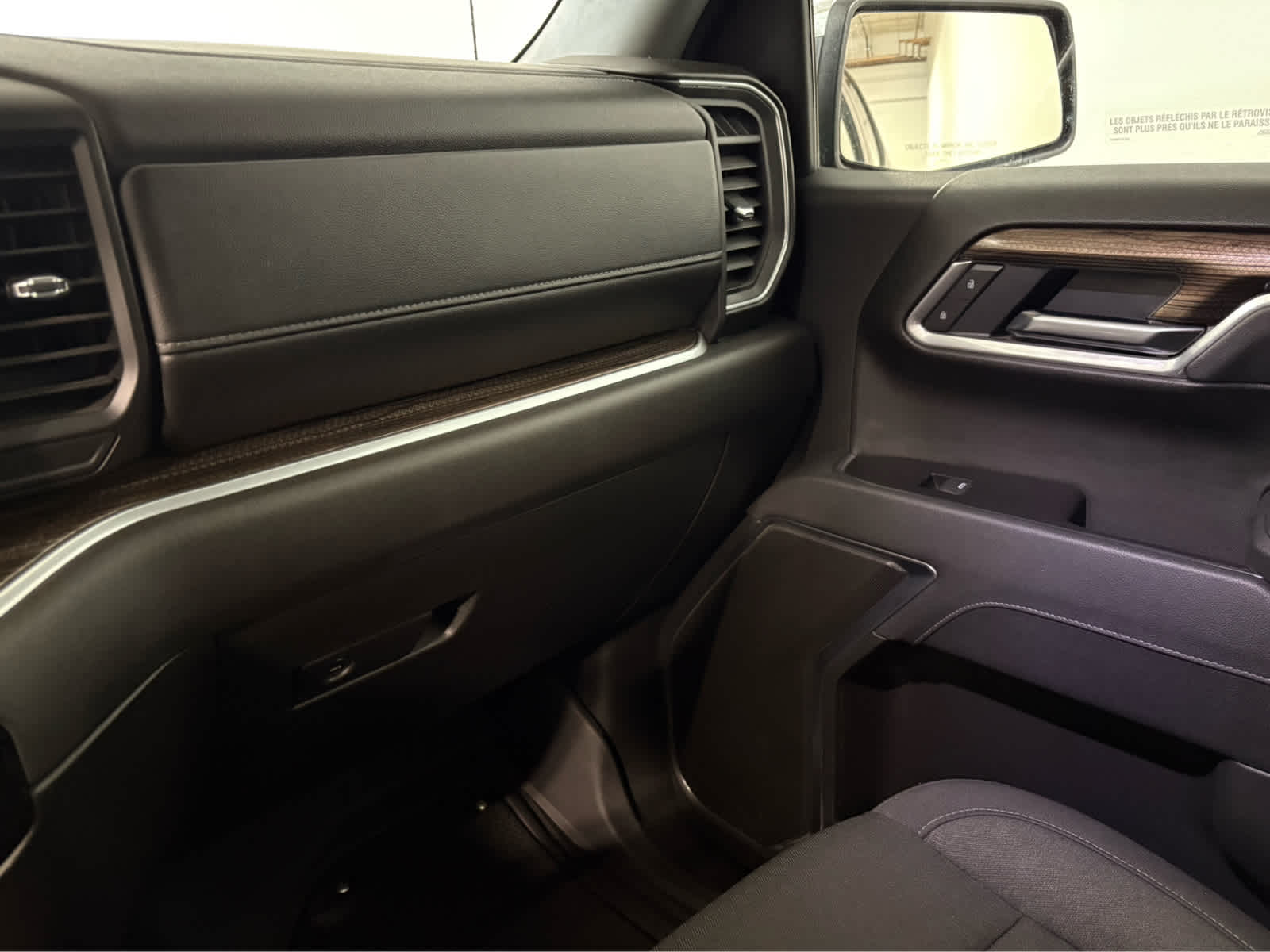 Thumbnail: 2025 Chevrolet Silverado 1500 - 24