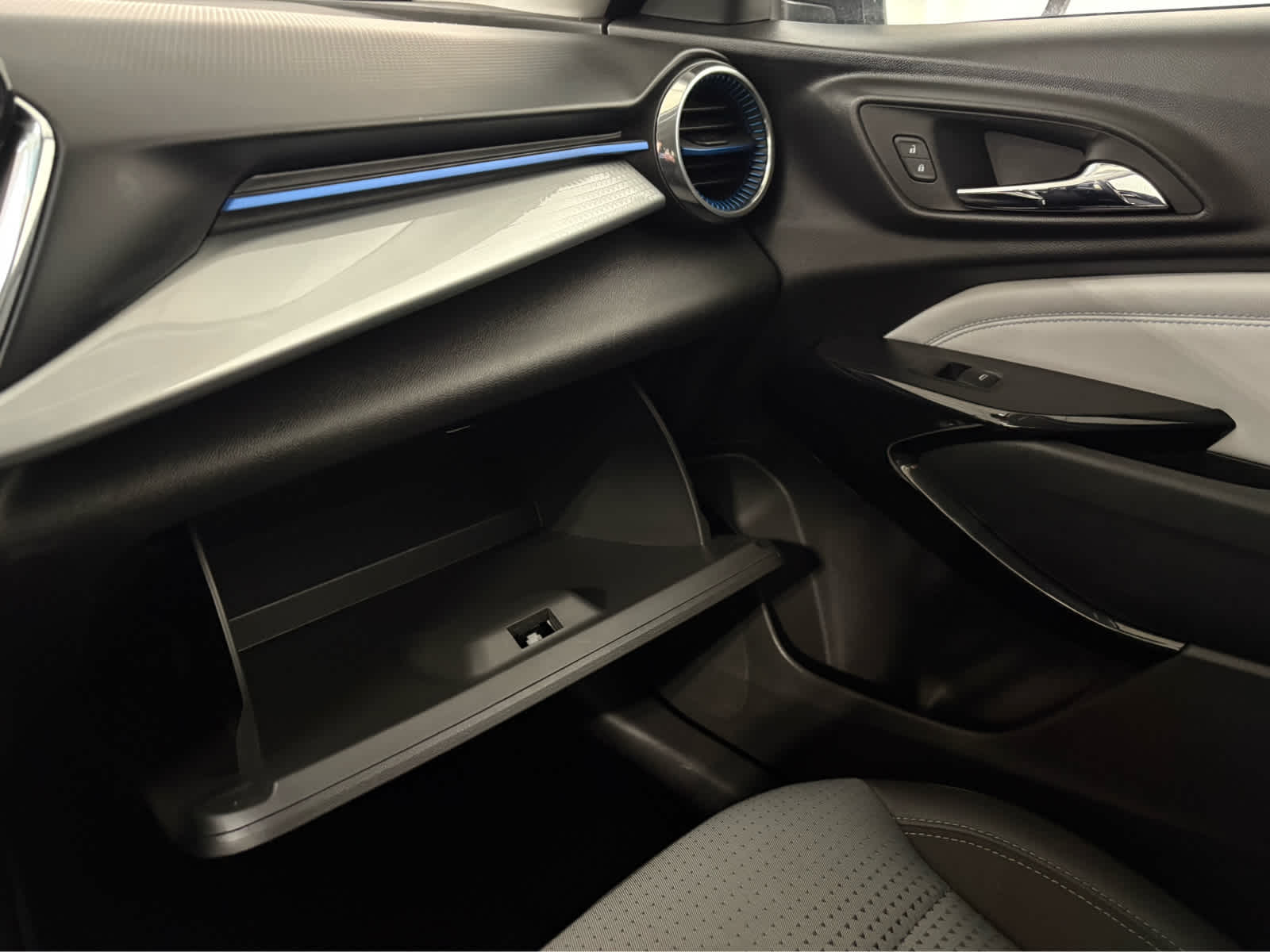 Thumbnail: 2025 Chevrolet Trax - 23