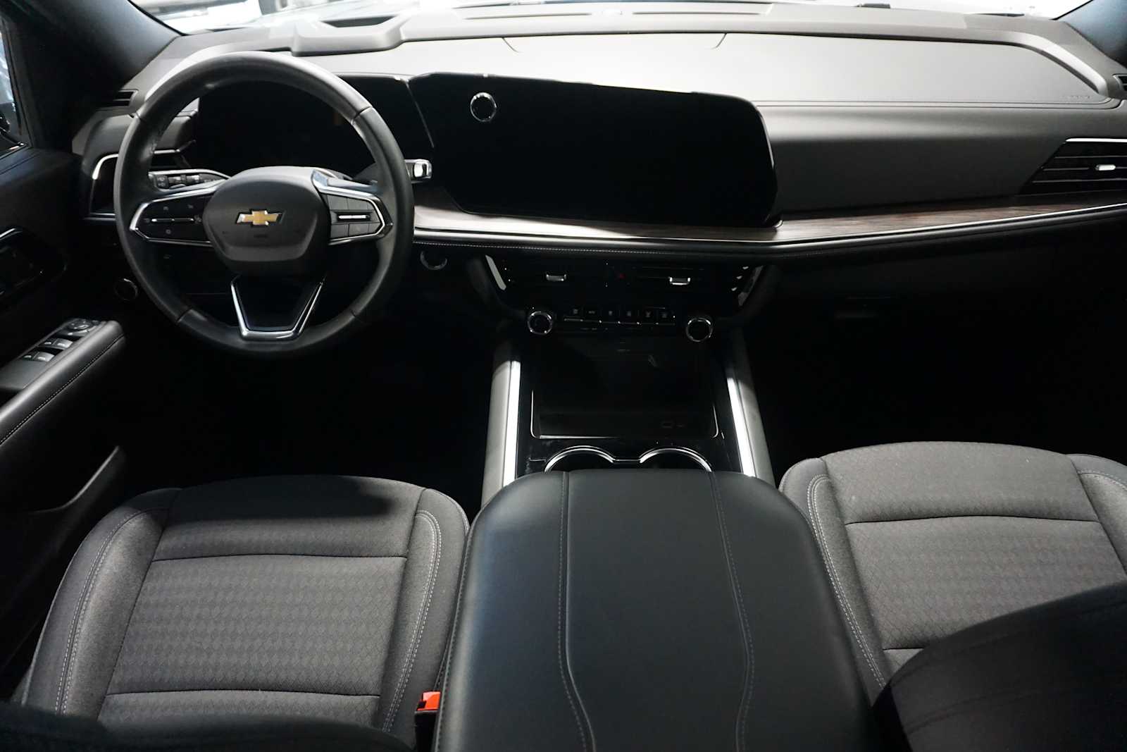 Thumbnail: 2025 Chevrolet Suburban - 9