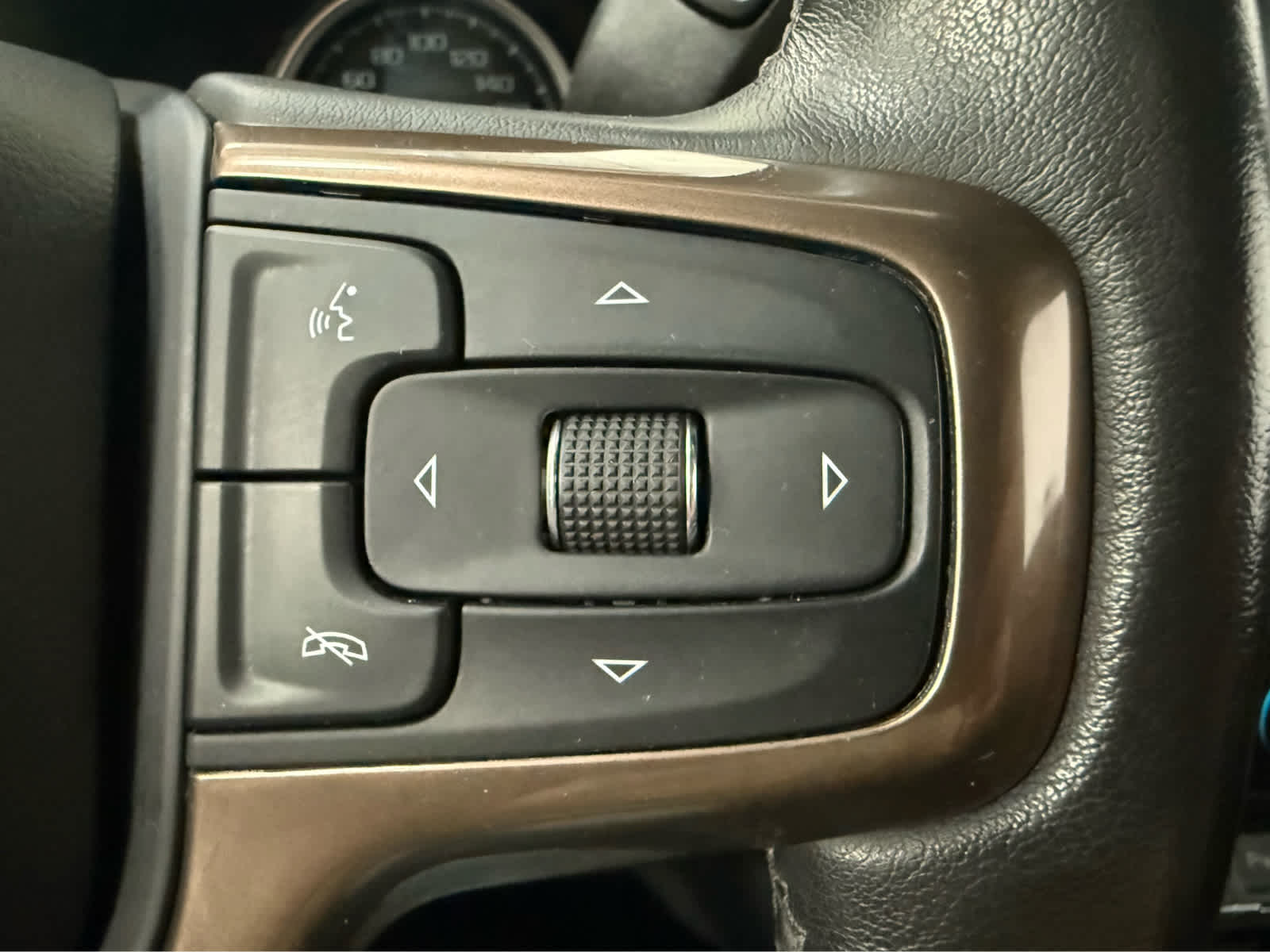 Thumbnail: 2020 Chevrolet Silverado 1500 - 20