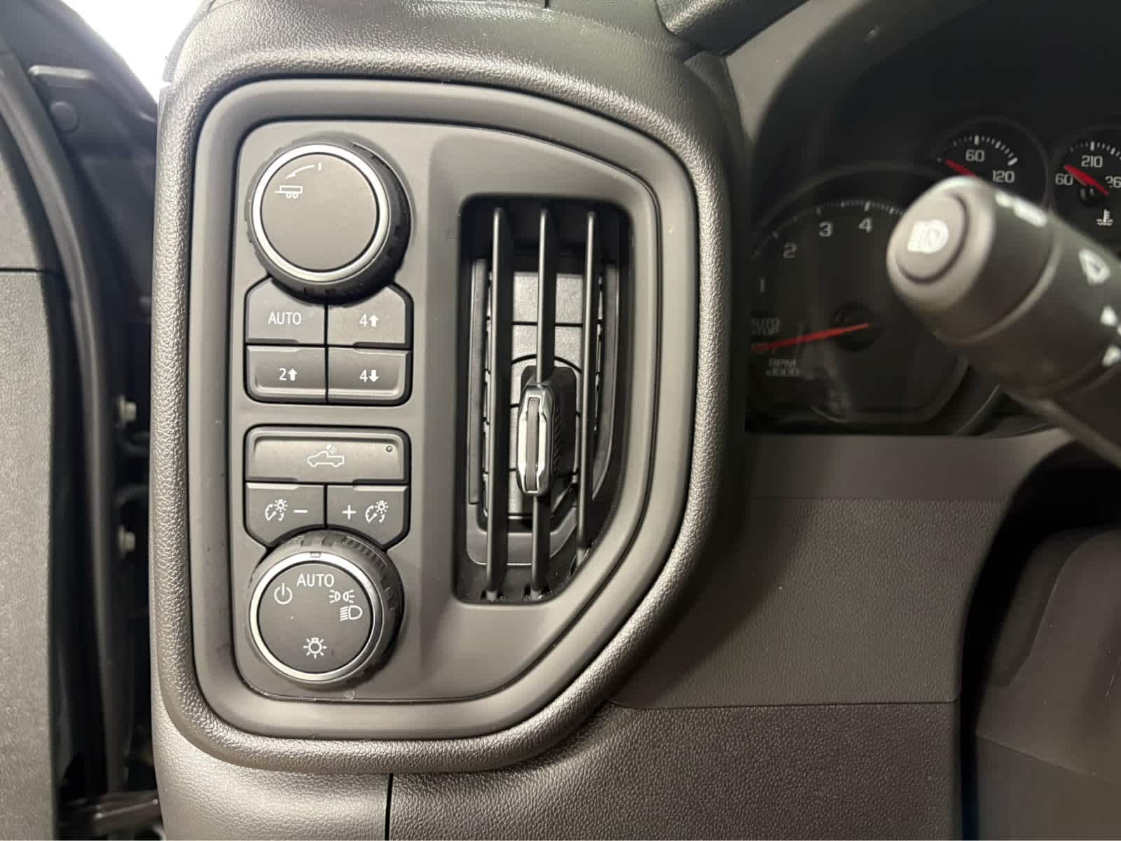 Thumbnail: 2025 Chevrolet Silverado 1500 - 25