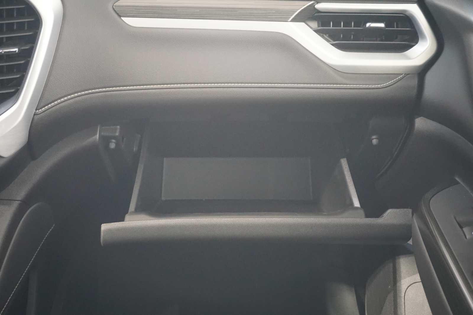 Thumbnail: 2023 GMC Acadia - 17