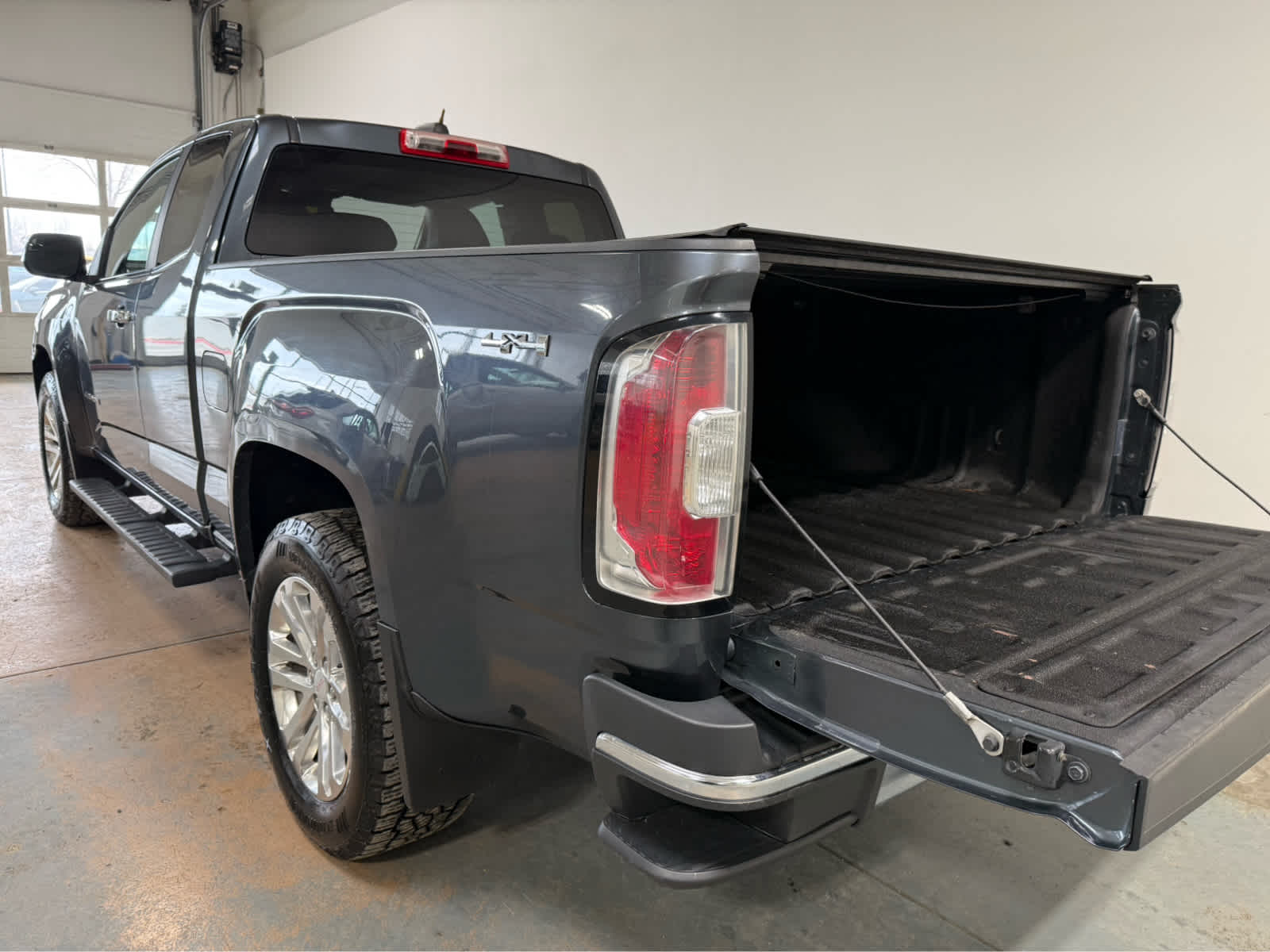Thumbnail: 2015 GMC Canyon - 4