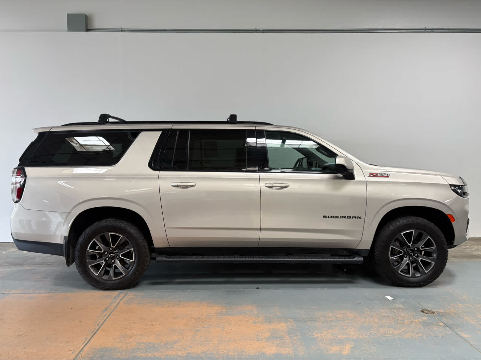 Thumbnail: 2023 Chevrolet Suburban - 6