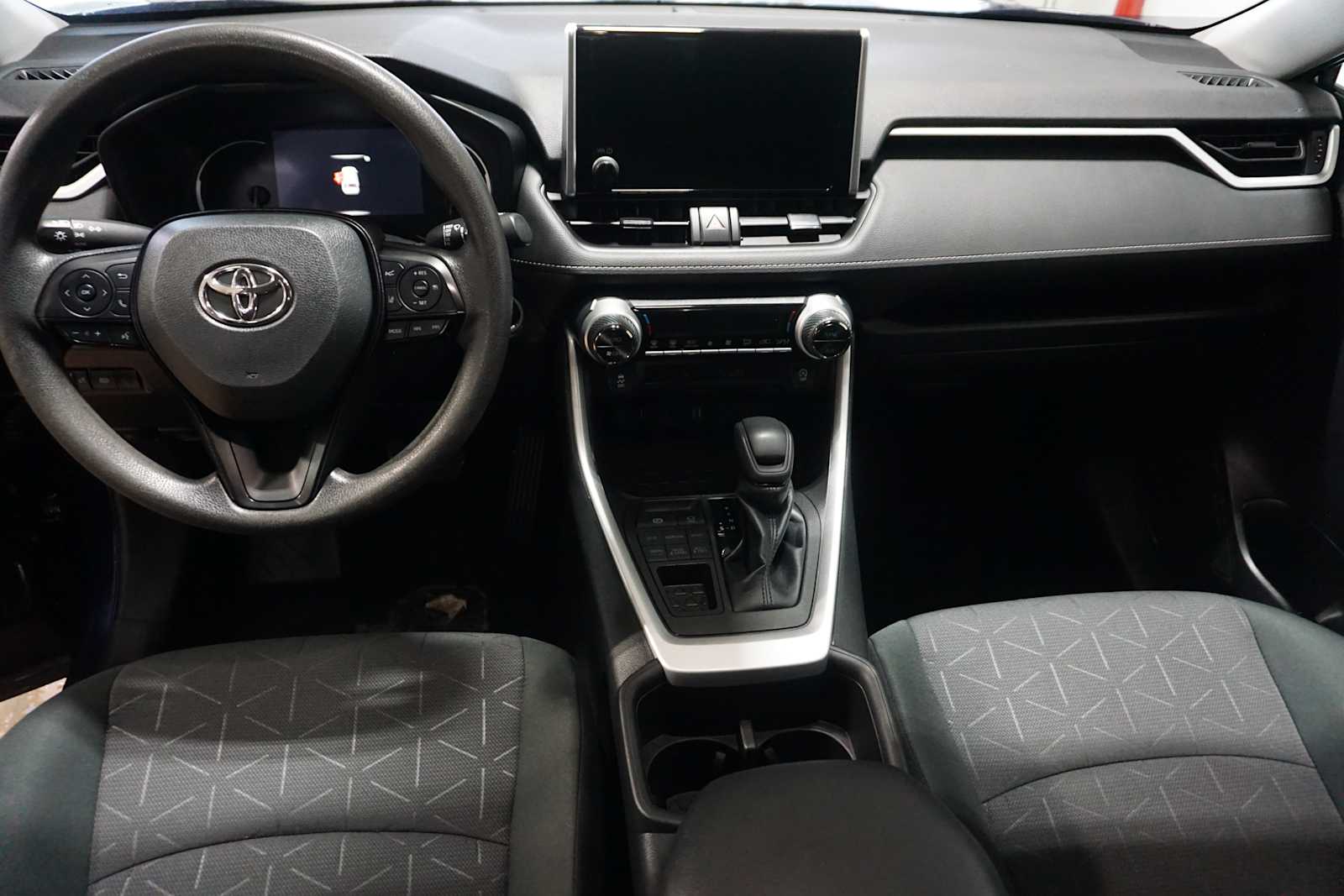 Thumbnail: 2023 Toyota RAV4 - 18