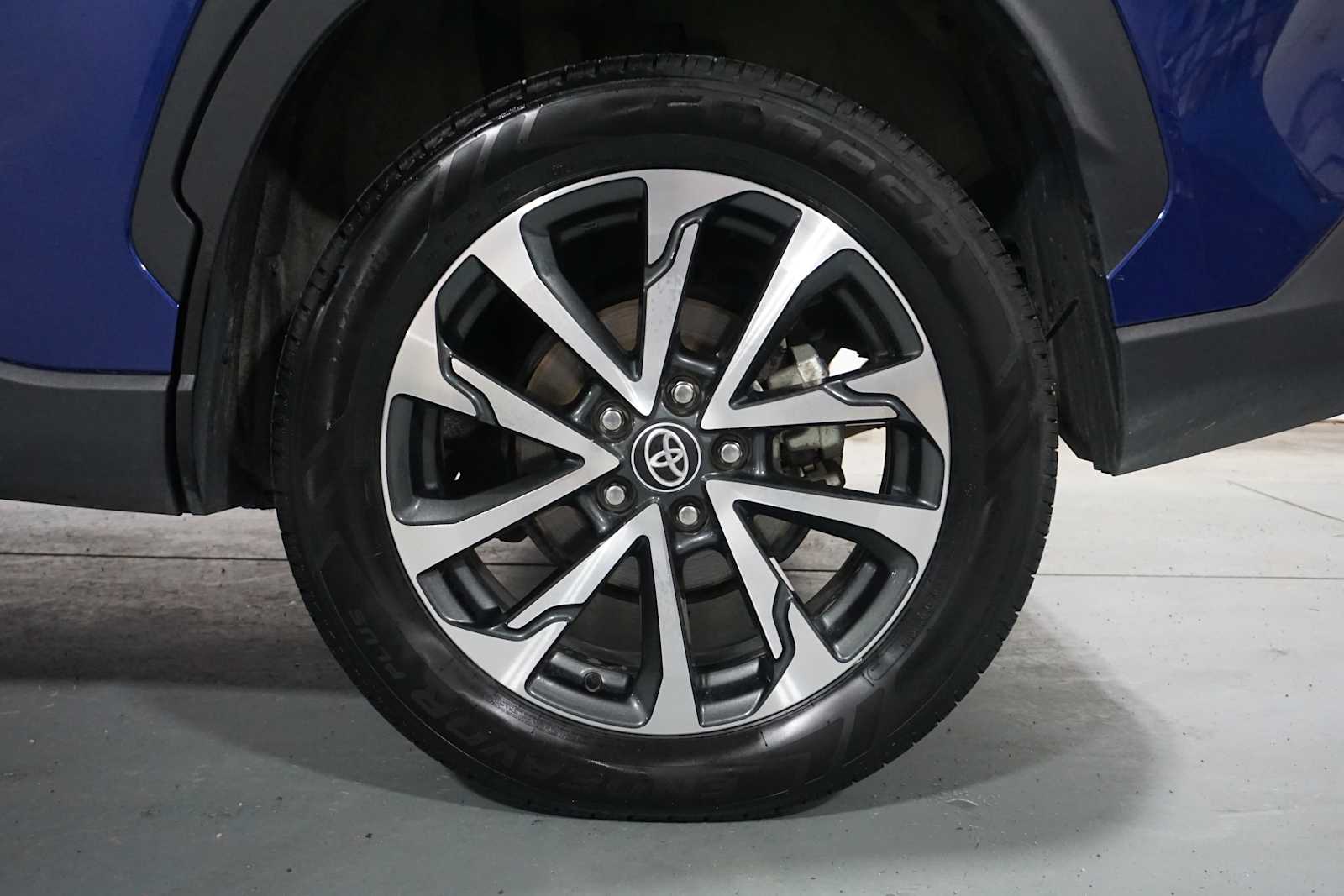 Thumbnail: 2023 Toyota Corolla Cross - 9